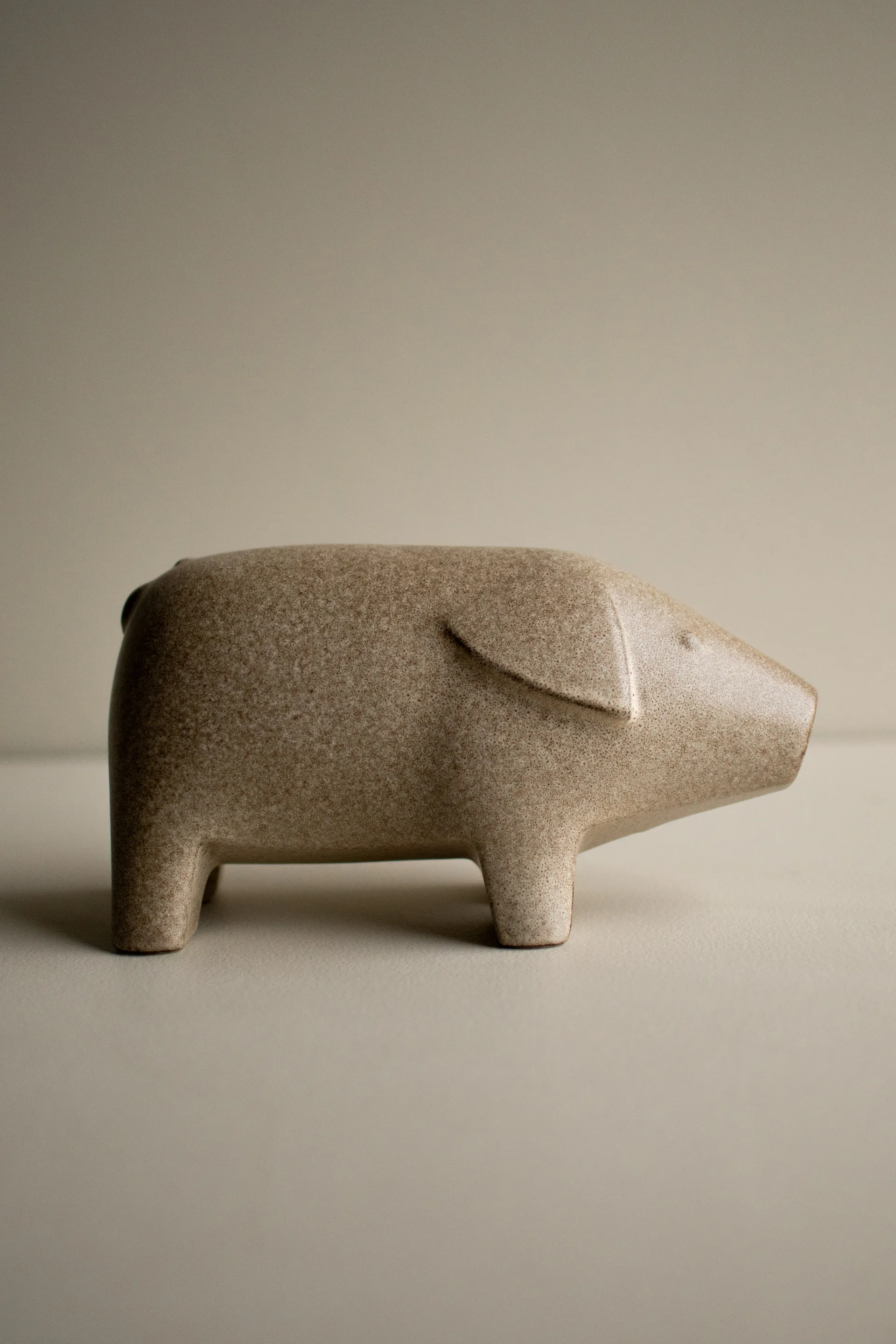 스웨디시 피그 라지, Beige DBKD | 디비케이디