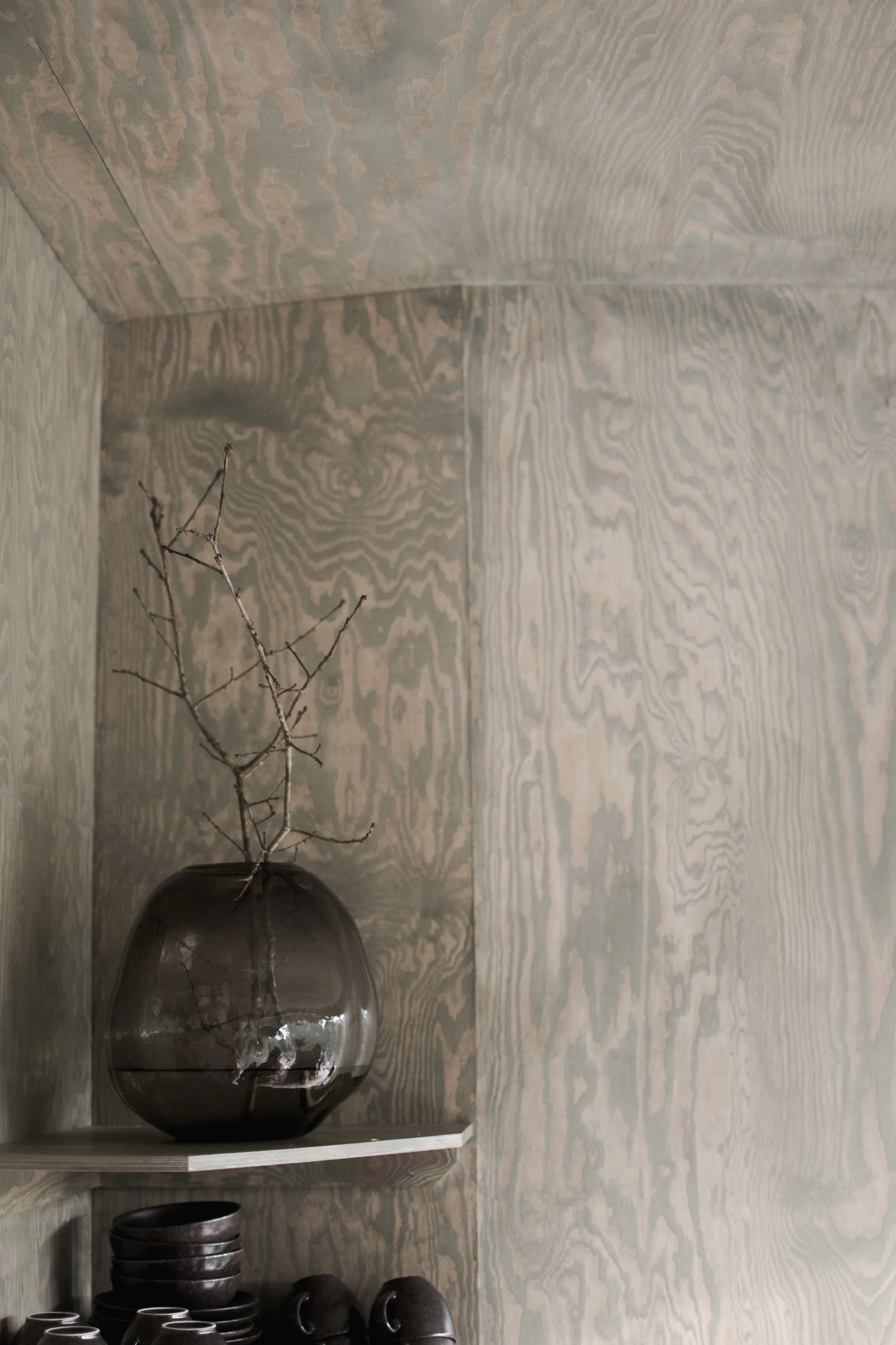 페블 화병 브라운, Large Ø28 cm DBKD | 디비케이디