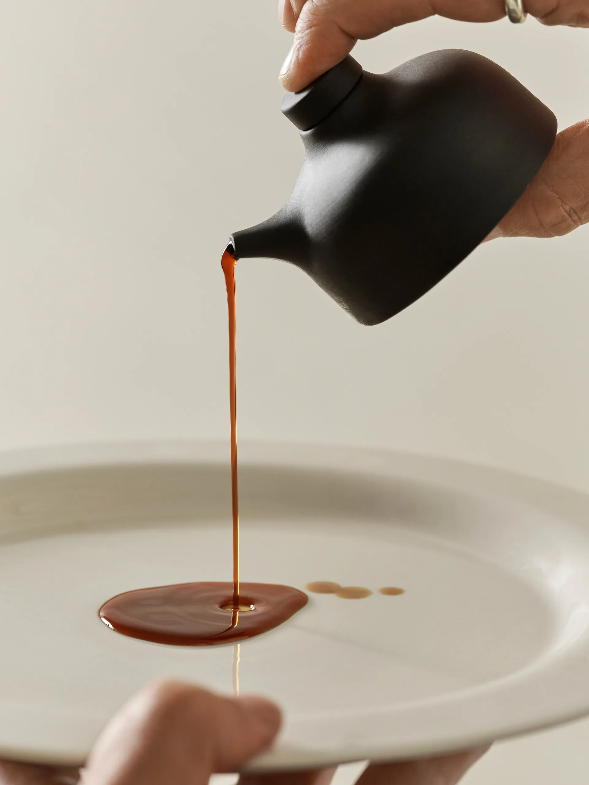 샌드 소이 소스 병 12 cl, Black clay Design House Stockholm | 디자인하우스스톡홀름