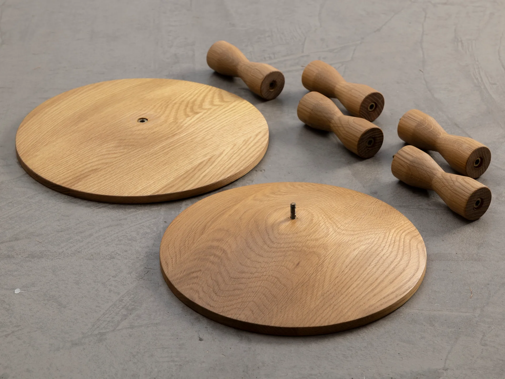페디스탈 테이블 Ø31x67.5 cm, Oak Design House Stockholm | 디자인하우스스톡홀름