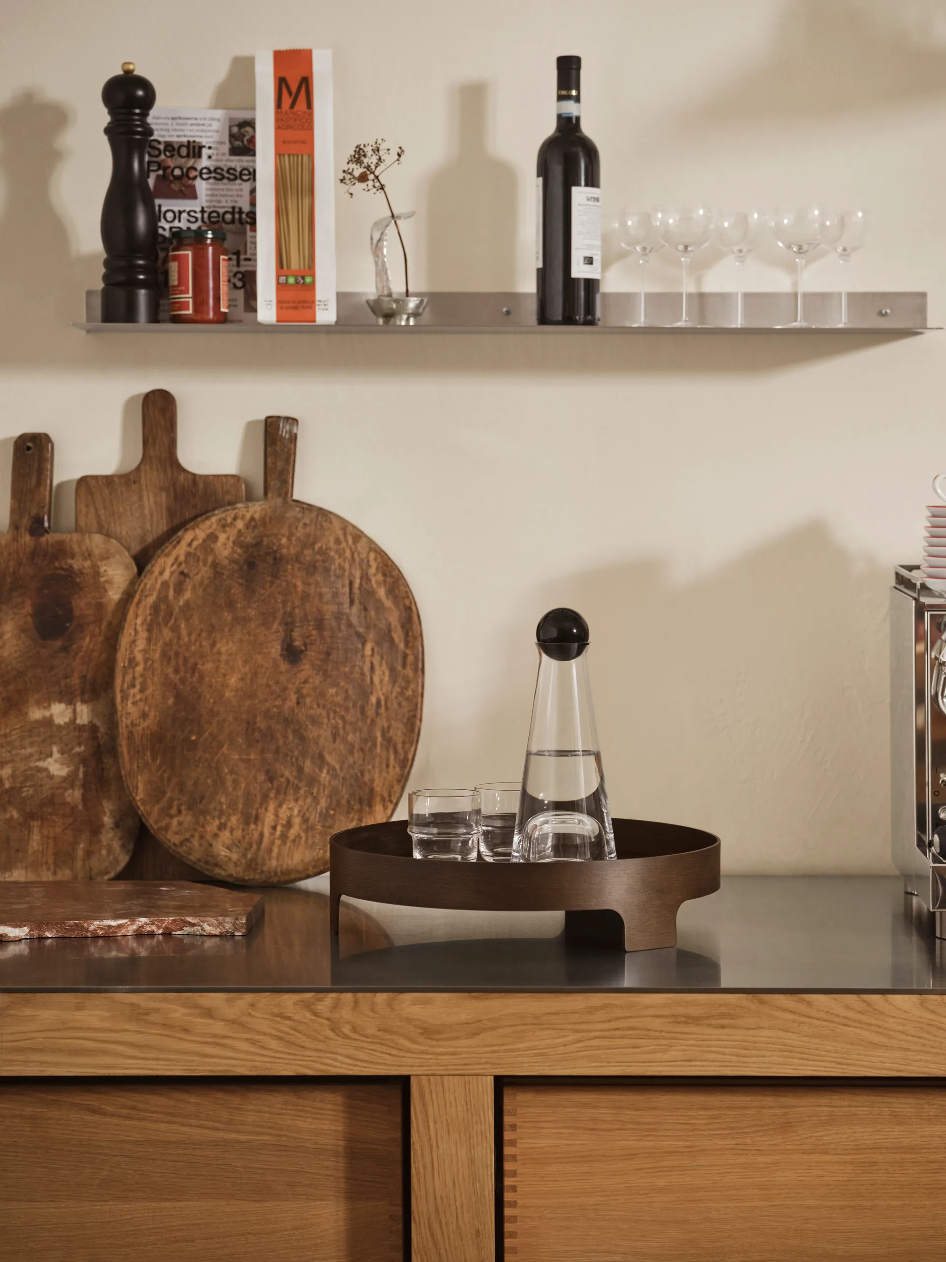 브릿지 트레이, Dark oak, Ø42 cm Design House Stockholm | 디자인하우스스톡홀름