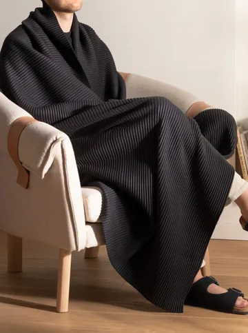 Pleece 스로우 140x160 cm - Black - Design House Stockholm | 디자인하우스스톡홀름