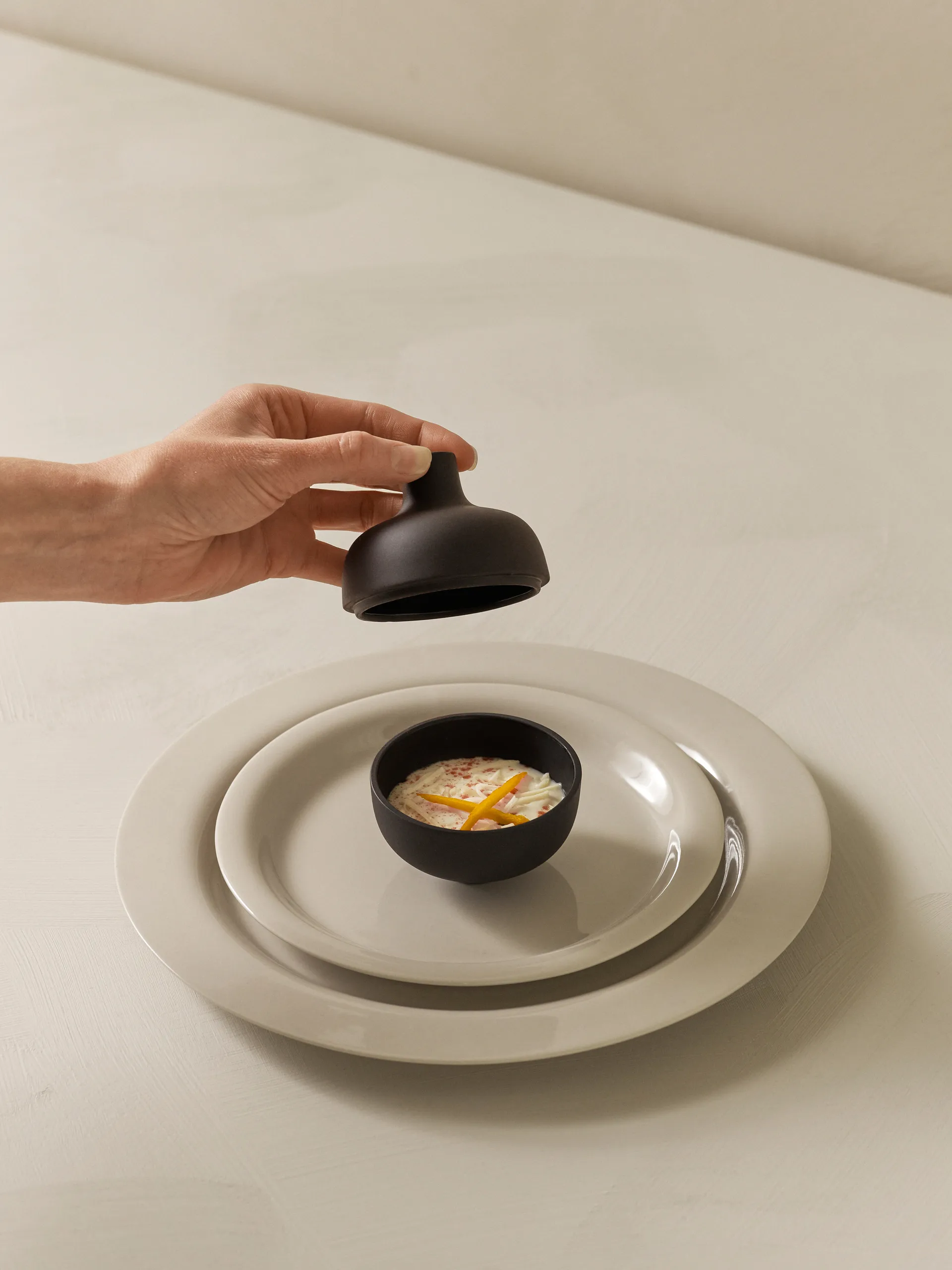 샌드 보울 & 덮개 S Ø8.2 cm, Black clay Design House Stockholm | 디자인하우스스톡홀름