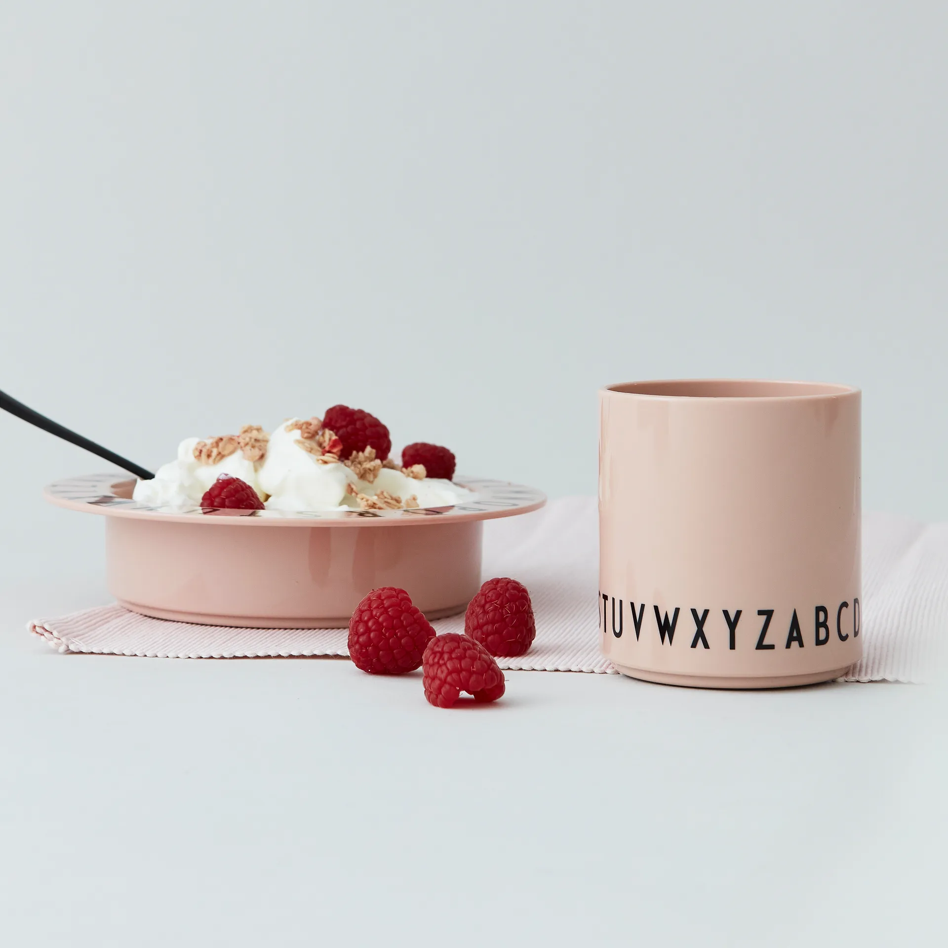 Eat & Learn 어린이용 컵, Nude Design Letters | 디자인레터스