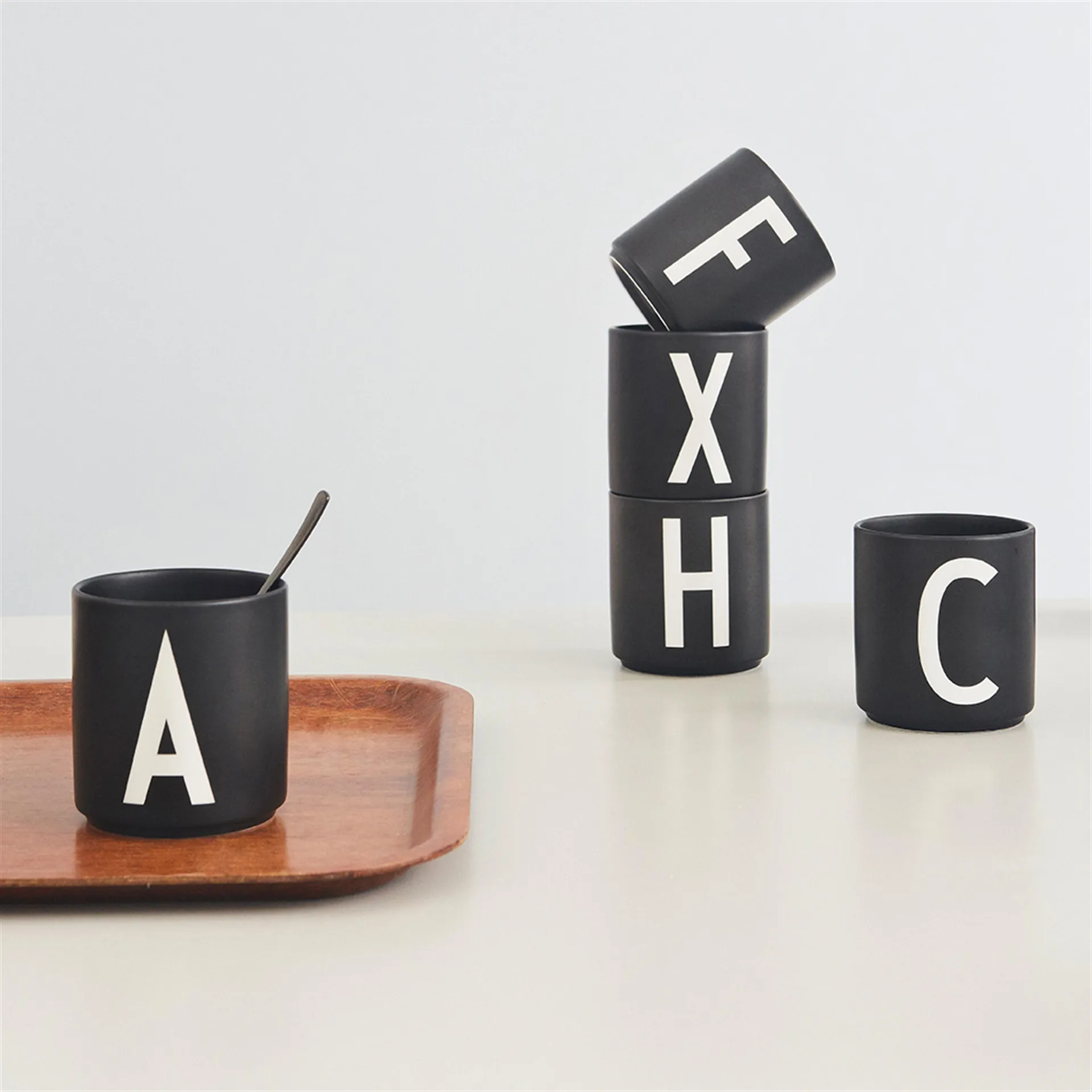 디자인레터스 컵 블랙, S Design Letters | 디자인레터스