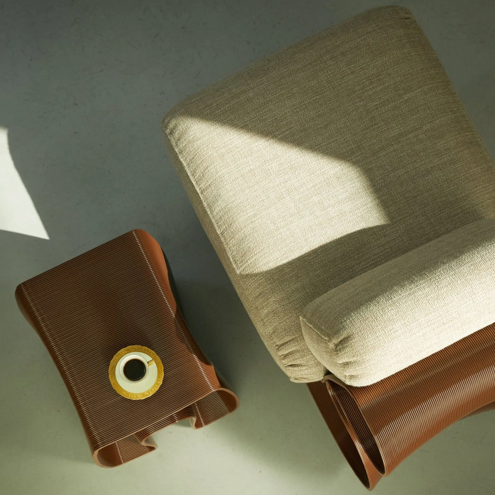 Eel 사이드 테이블 38x40 cm, Chocolate Ekbacken Studios | 에크백엔 스튜디오