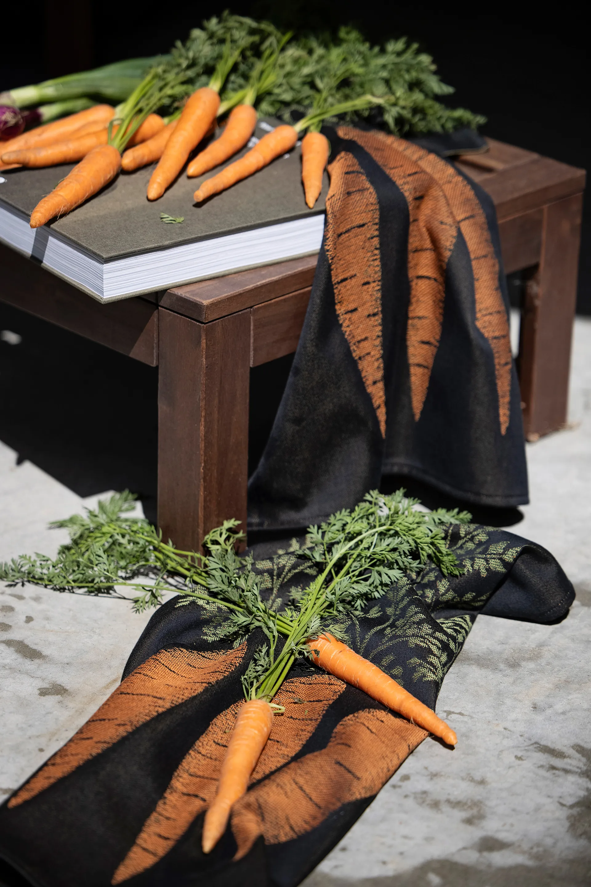 Morot 주방 타월 48x70 cm, Black-orange Ekelund Linneväveri | 에켈룬드 린네바베리