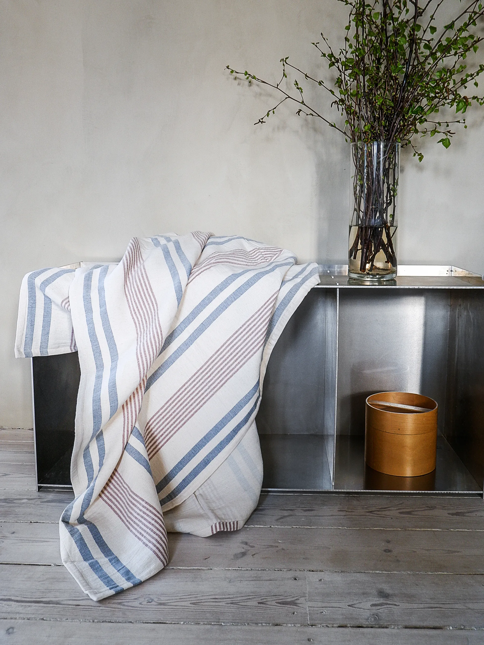 아이리스 스로우 130x215 cm, Blue-Rusty red Elvang Denmark | 엘방덴마크