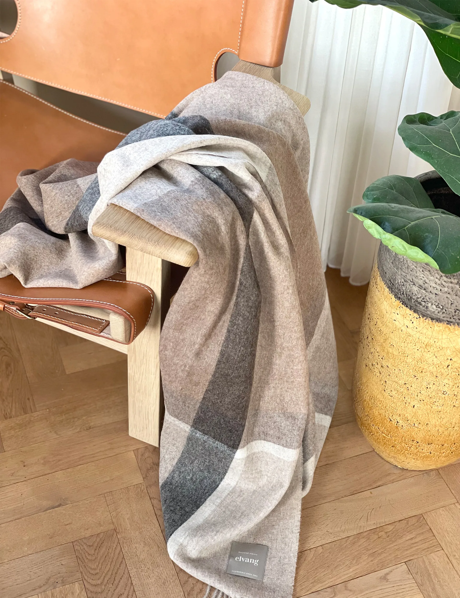 맨하탄 스로우 스로우, Beige Elvang Denmark | 엘방덴마크