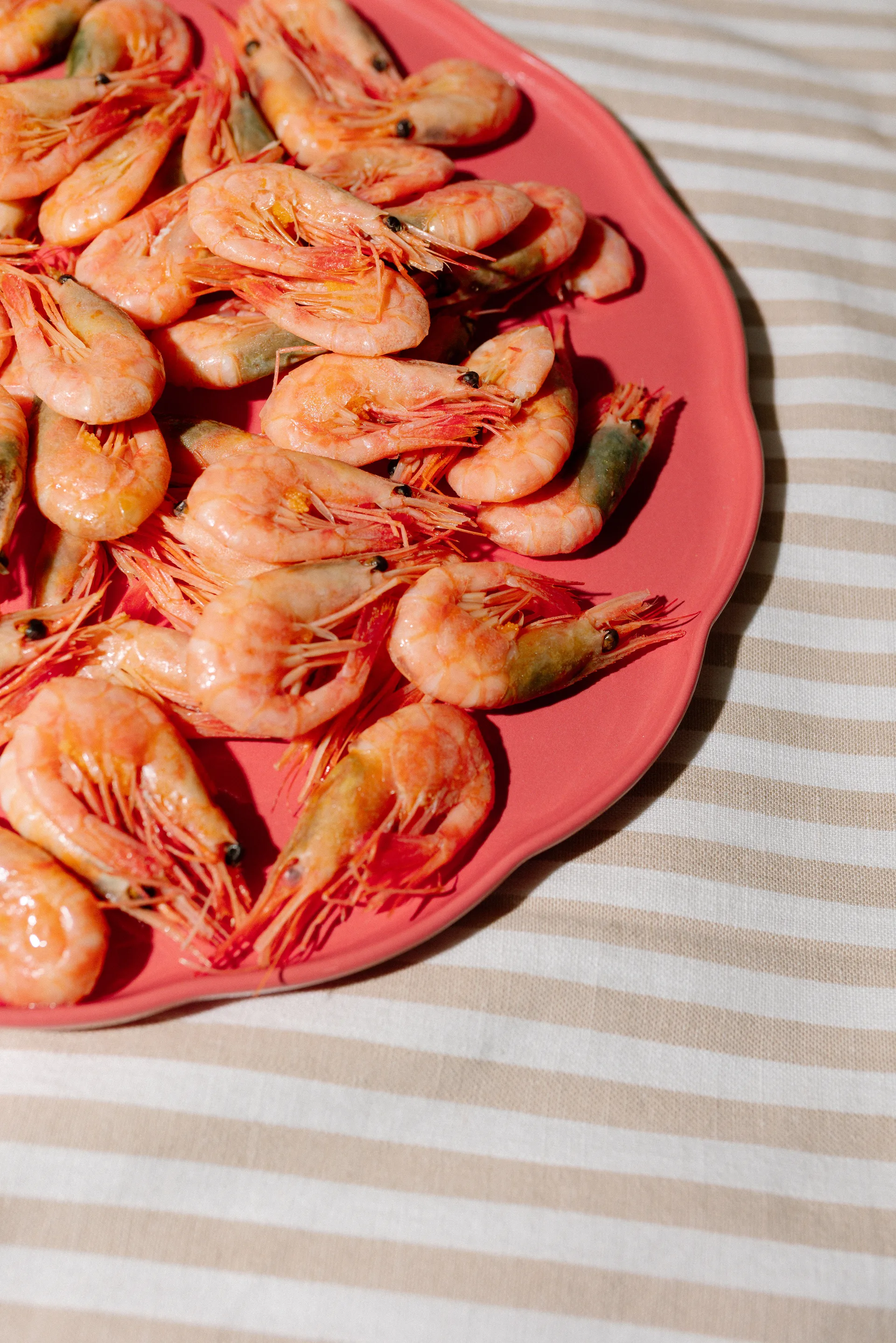 Emile Henry 마들렌 서빙 플래터, Bubblegum, round Emile Henry