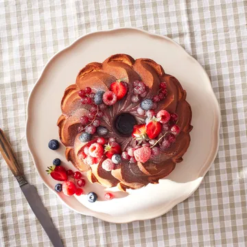 Emile Henry 마들렌 서빙 플래터 - Cream, round - Emile Henry