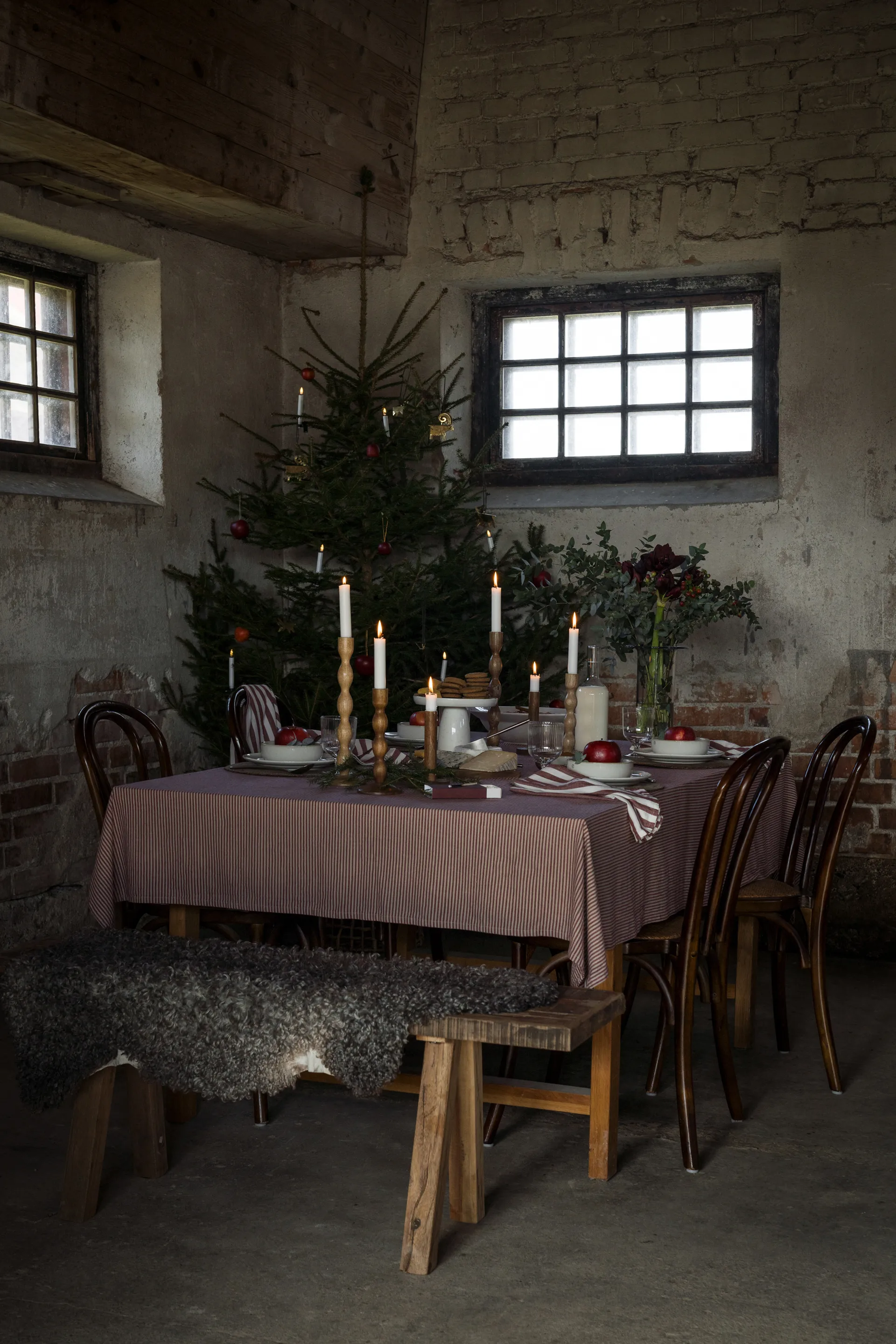 에른스트 테이블 클로스 얇은 스트라이프 145x300 cm, Red-beige ERNST | 에른스트