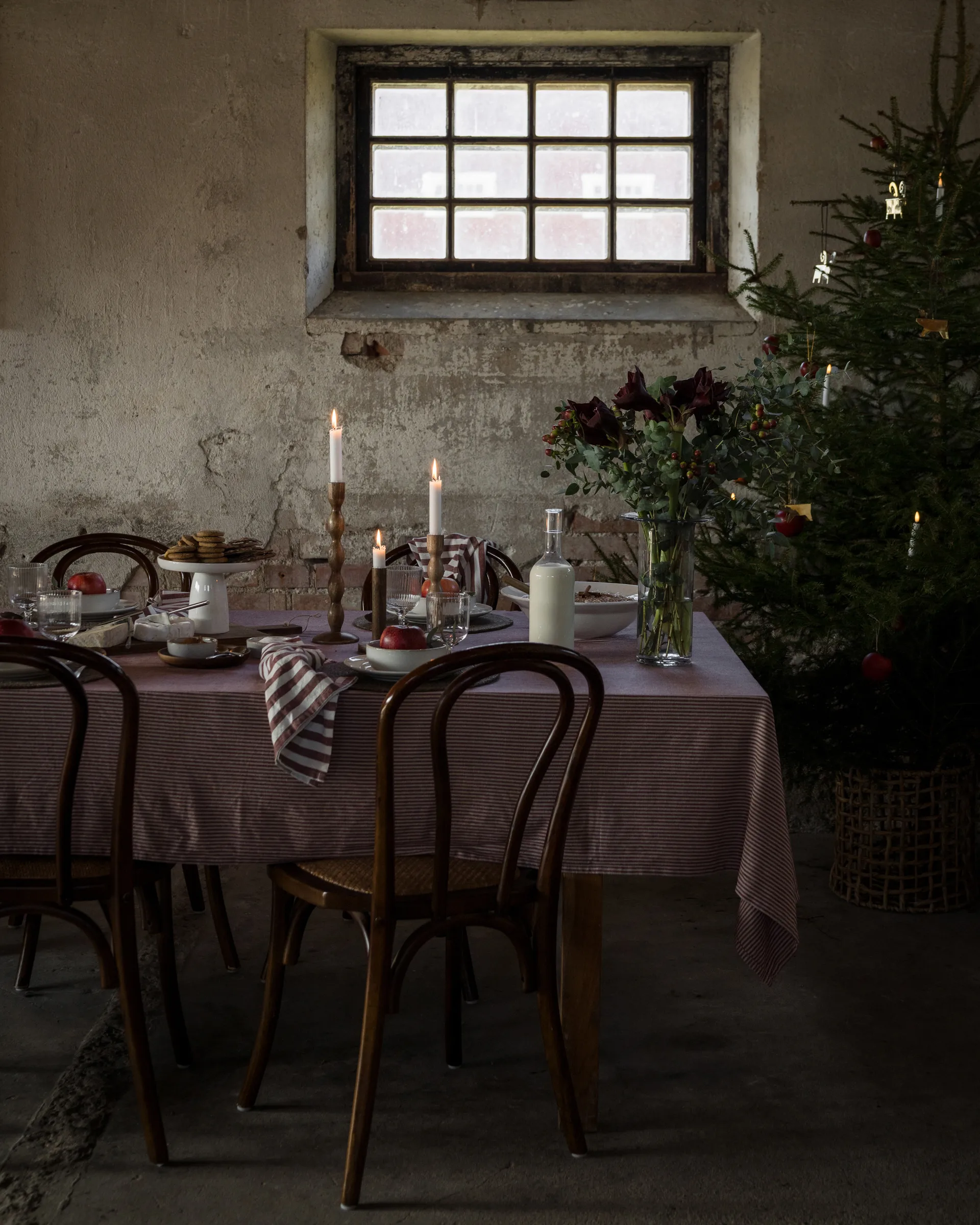 에른스트 테이블 클로스 얇은 스트라이프 145x300 cm, Red-beige ERNST | 에른스트