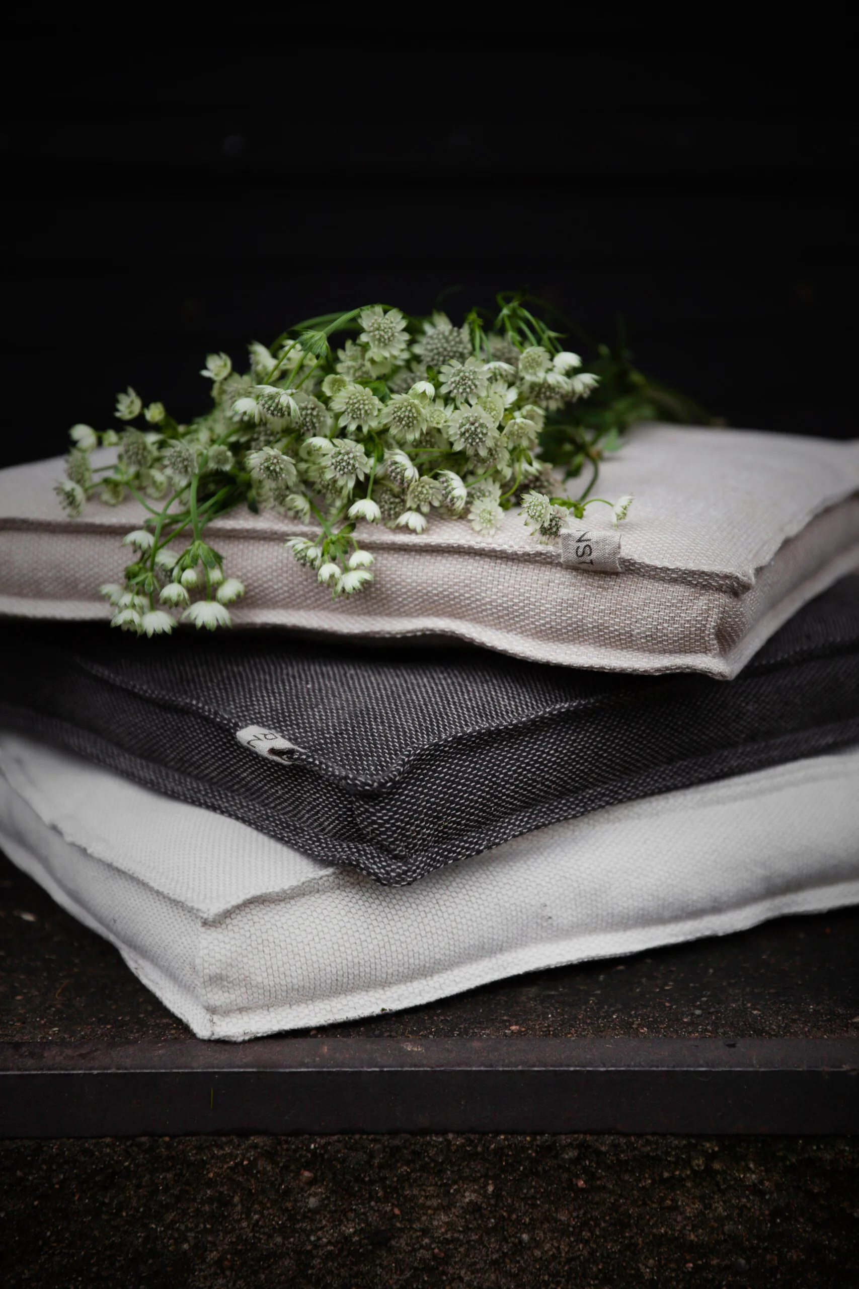 에른스트 체어 쿠션 40x40 cm, Black-beige ERNST | 에른스트