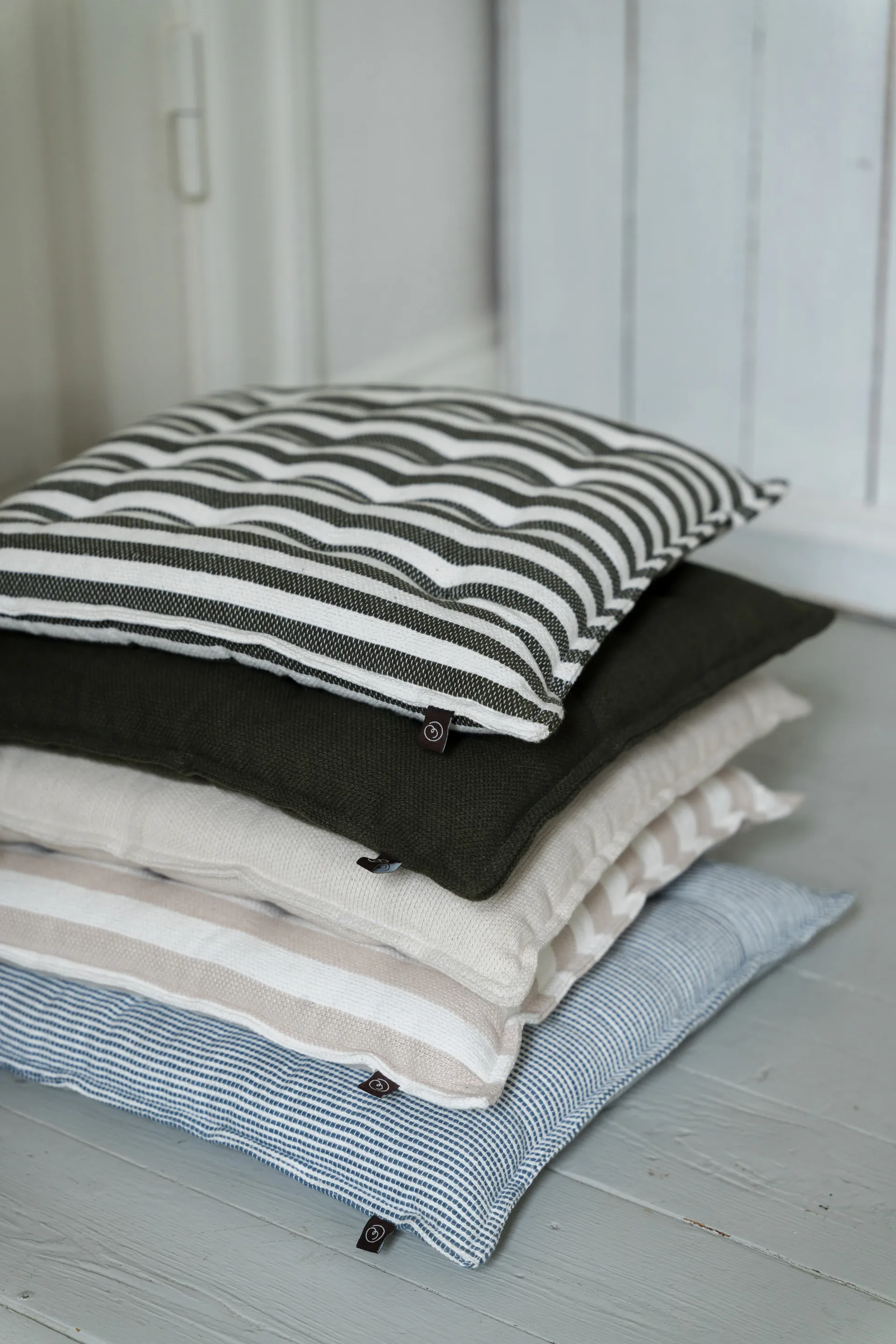 에른스트 시트 쿠션 40x40 cm, Blue-white ERNST | 에른스트