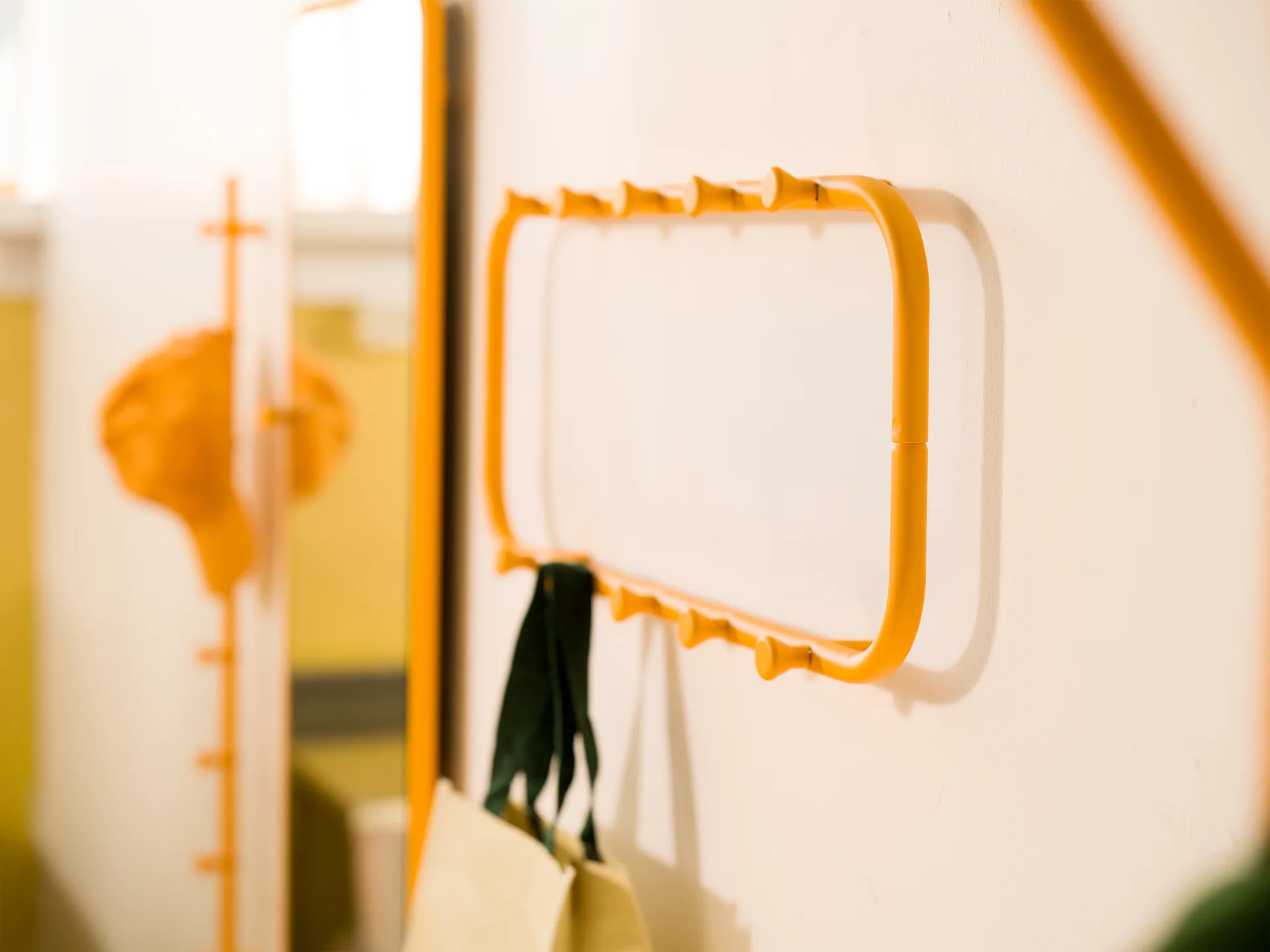 클래식 코트 랙 100 cm, Sun yellow Essem Design | 에셈디자인