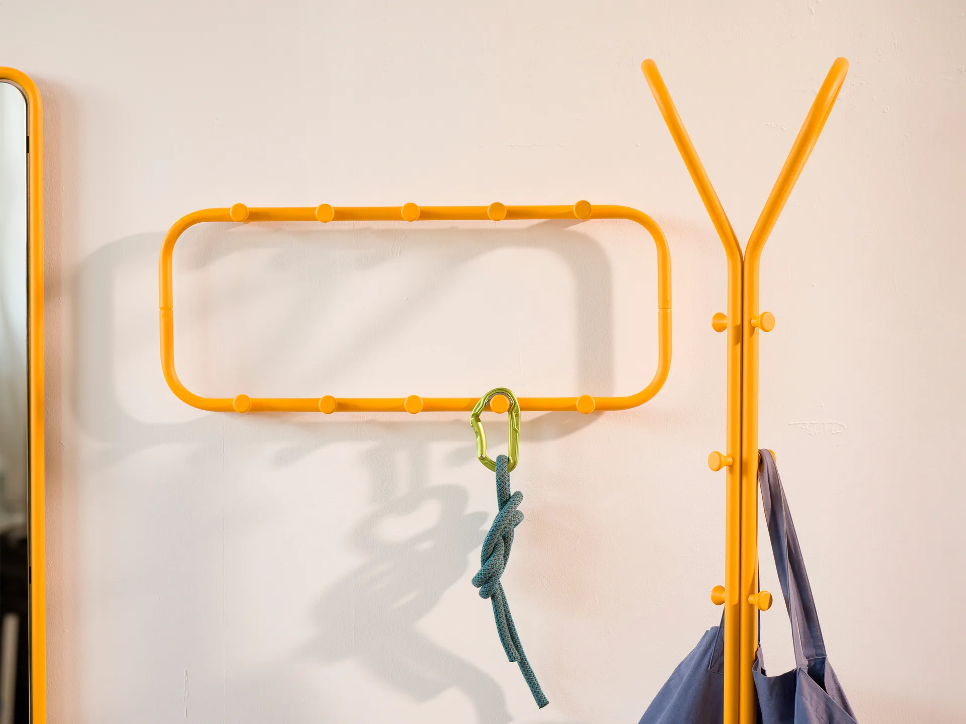 클래식 코트 랙 80 cm, Sun yellow Essem Design | 에셈디자인