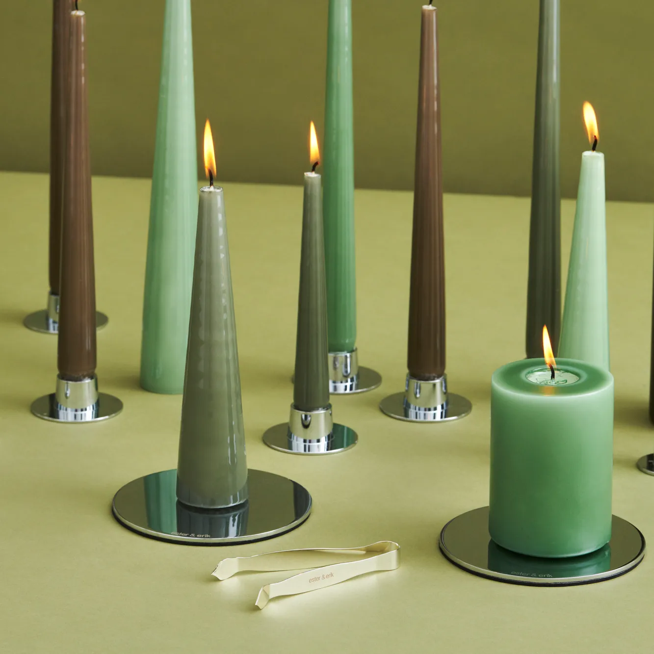 ester & erik 샹들리에 37 cm 2개 세트 래커드, military green 70-0 ester & erik | 에스터 & 에릭