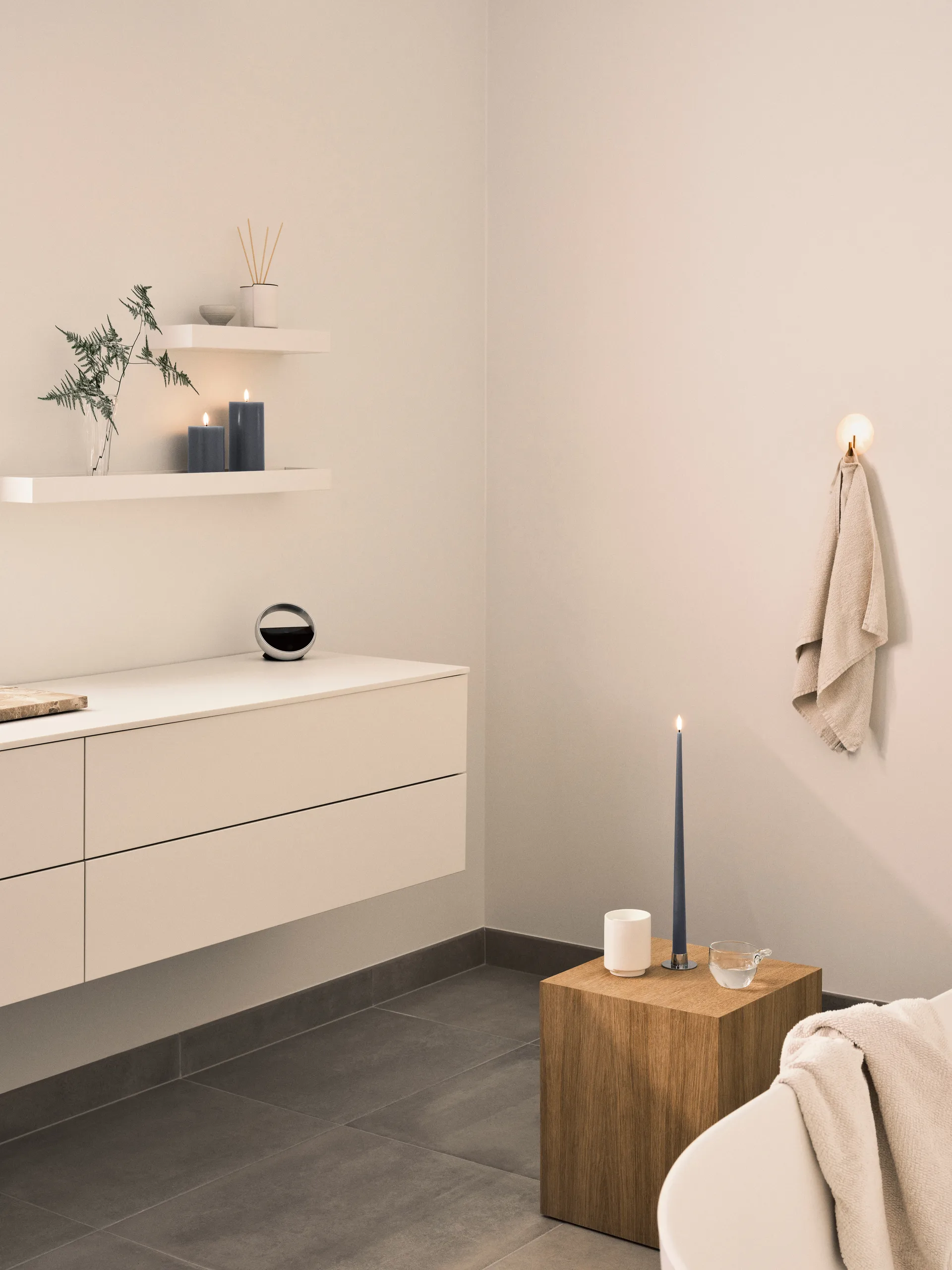 ester & erik 필라 캔들 LED, 74 Dark Slate, 10 cm ester & erik | 에스터 & 에릭