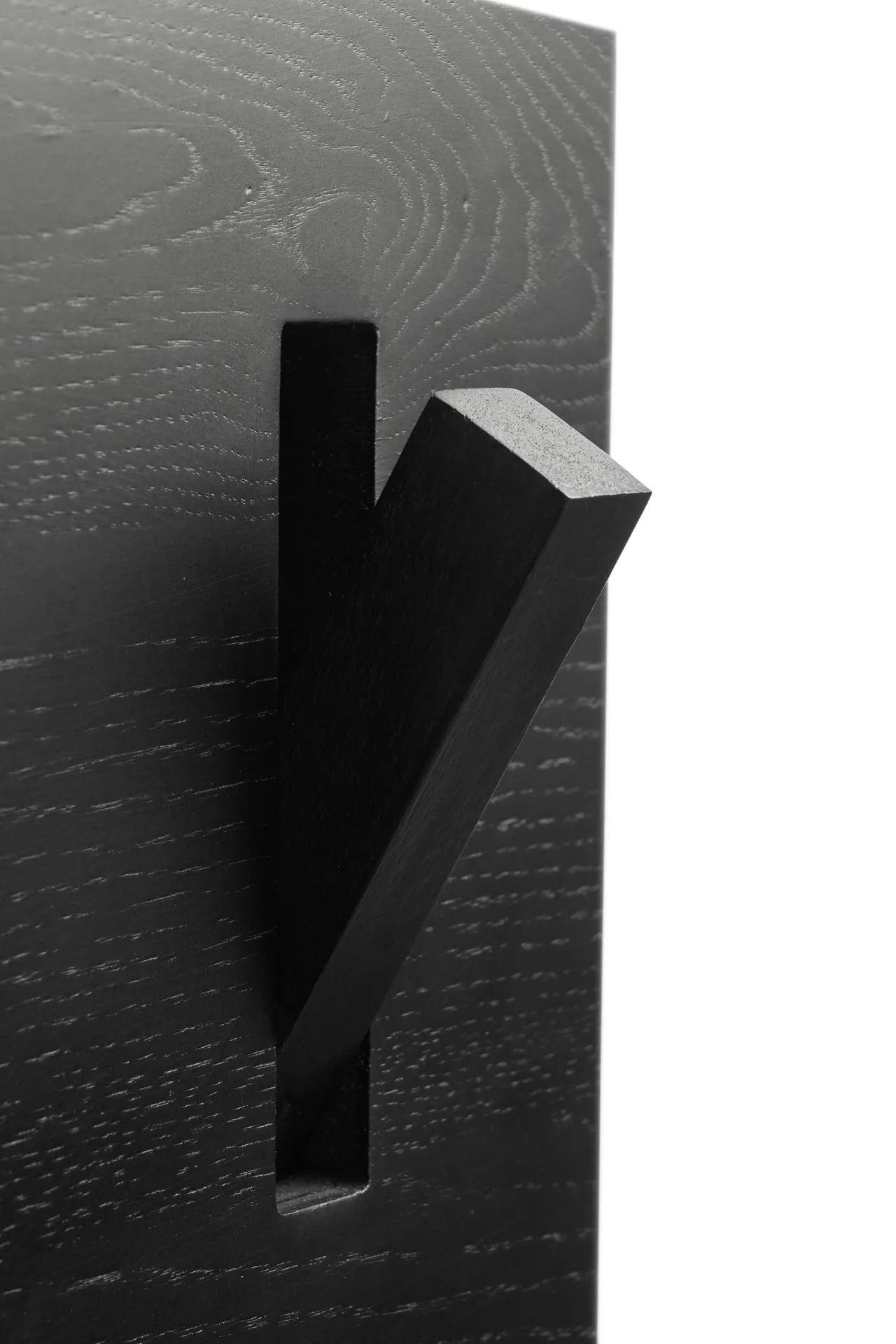 유틸리타일 벽 행거 옷걸이, Lacquered oak-black-large Ethnicraft | 에스니크래프트