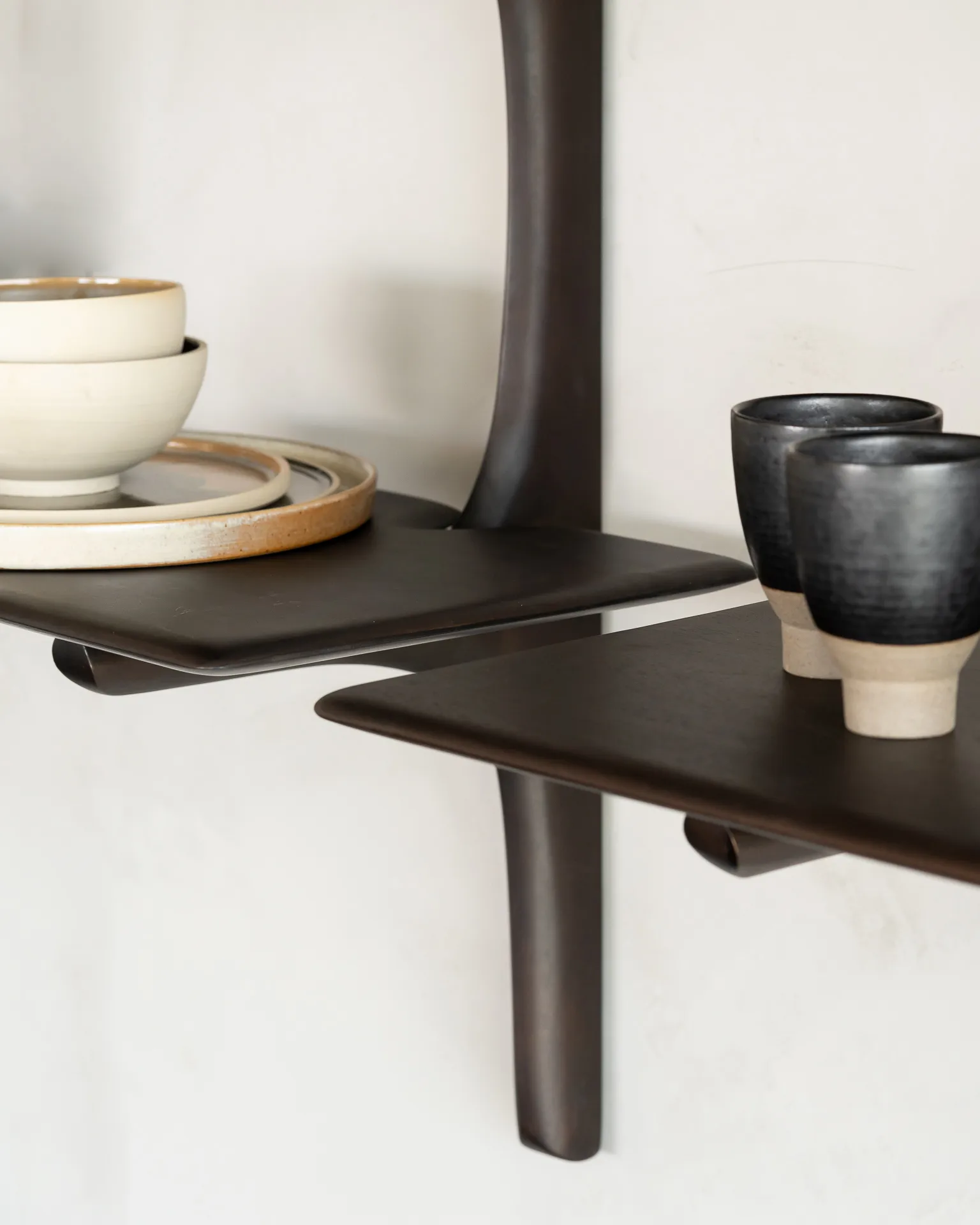 PI 월 셸프, Lacquered mahogany - 2 shelves Ethnicraft | 에스니크래프트