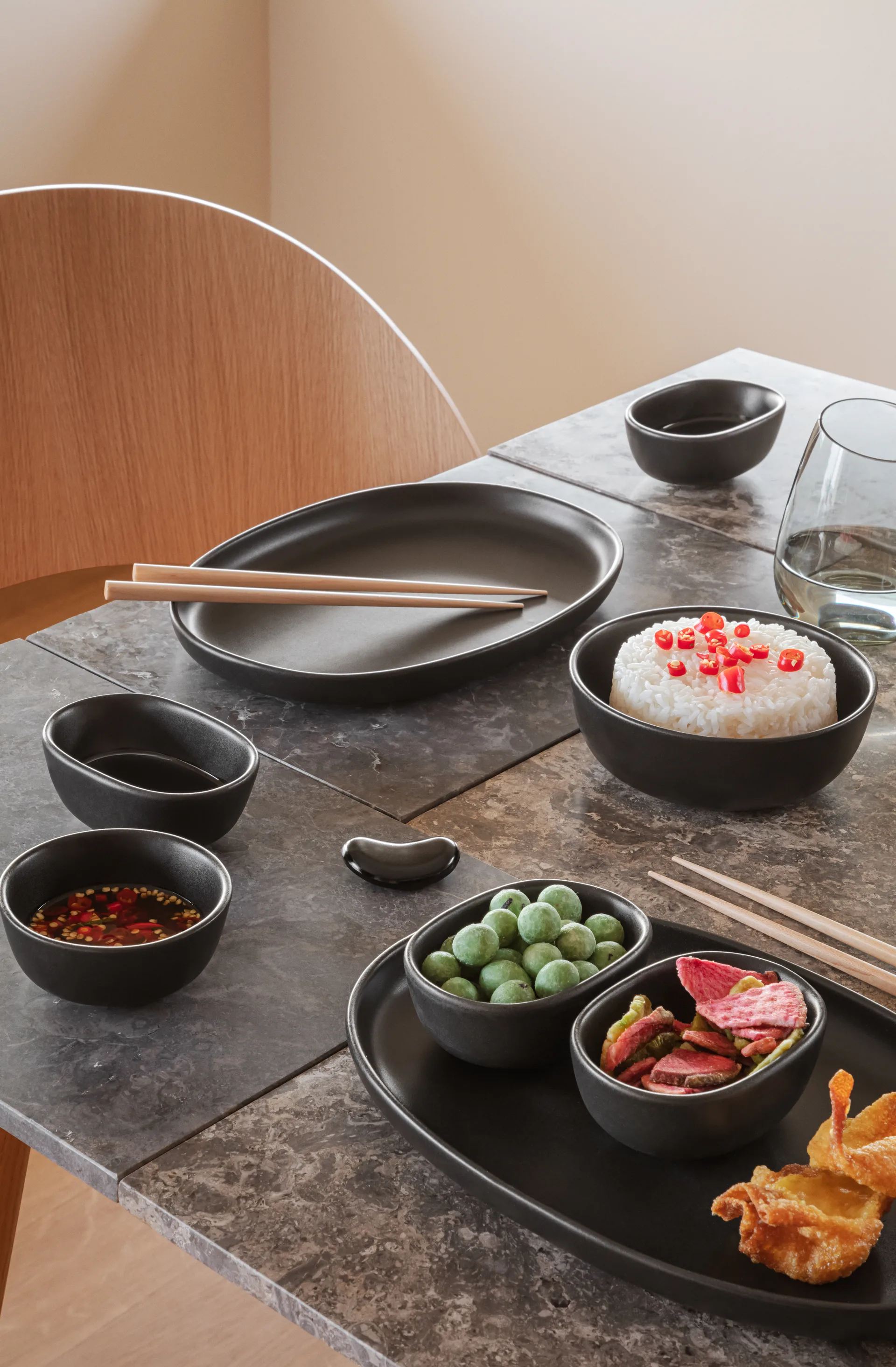 노르딕 키친 오벌 서빙 접시 36 cm, Black Eva Solo | 에바솔로