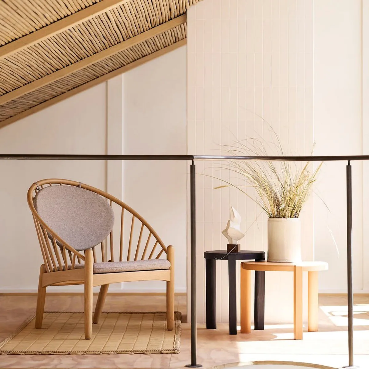 D108 라그네스민데 사이드 테이블 Ø35 cm, Midnight blue FDB Møbler