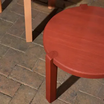 D108 라그네스민데 커피 테이블 Ø48 cm - Carmine red - FDB Møbler