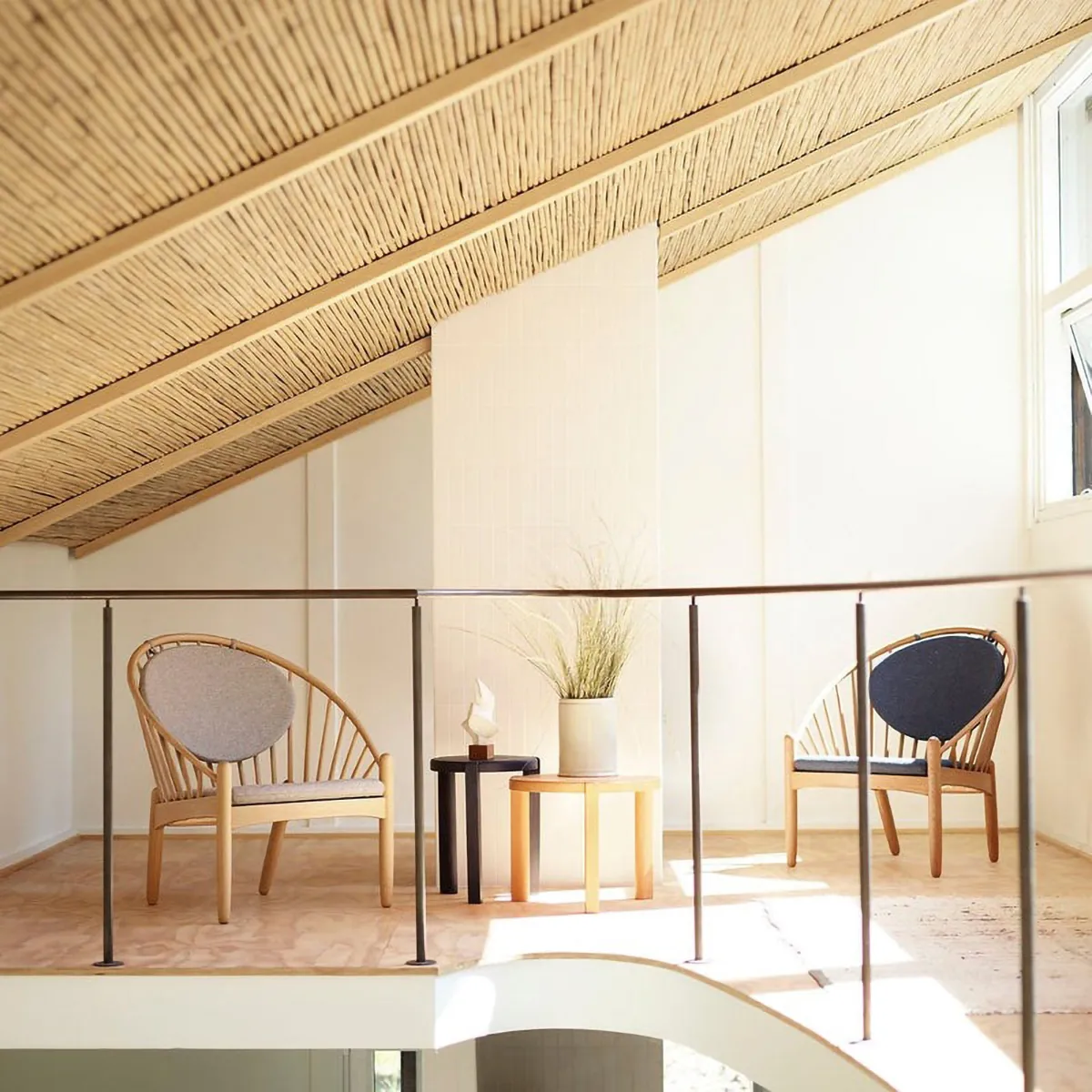 D108 라그네스민데 커피 테이블 Ø48 cm, Peach FDB Møbler