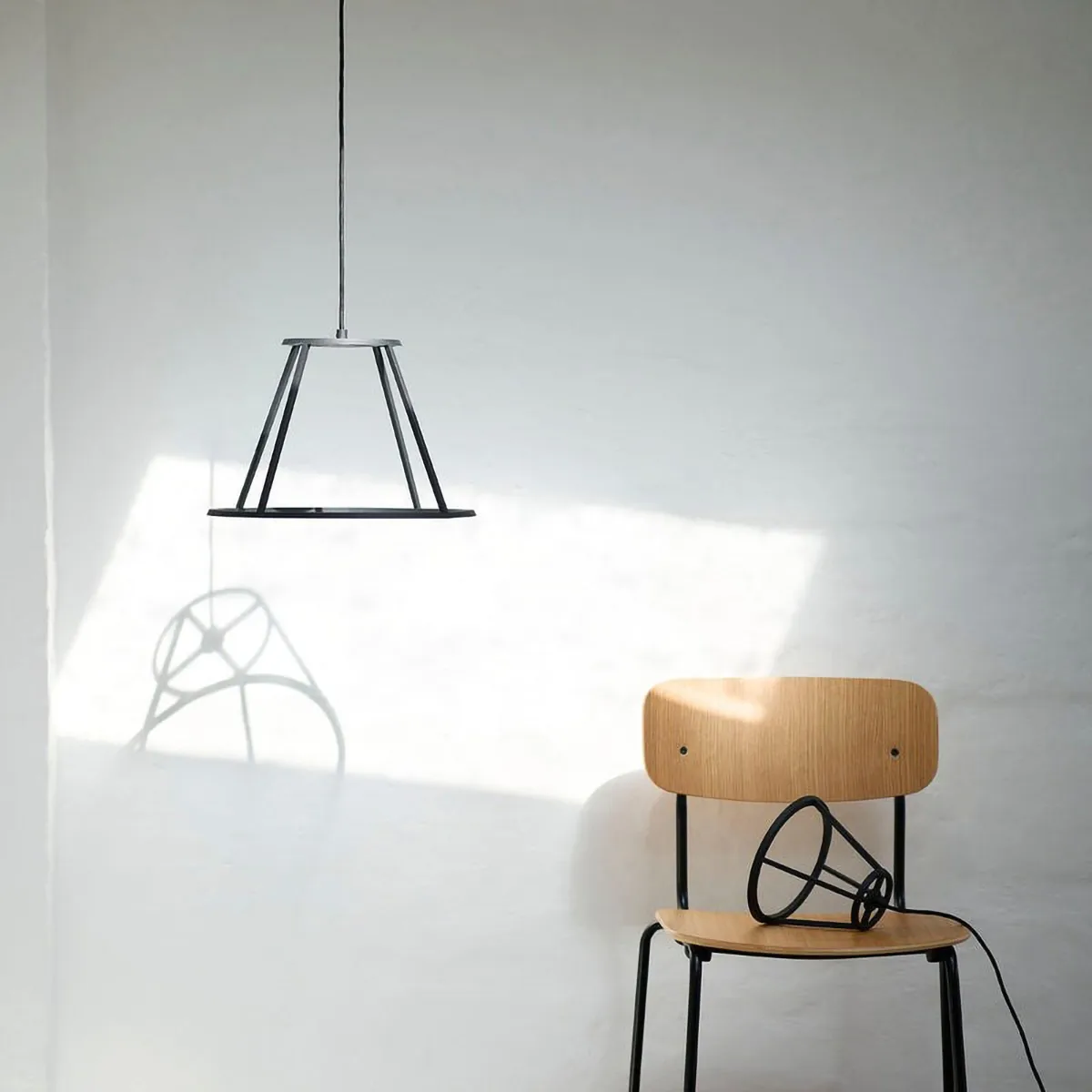 J182 홀멘 체어 4개 세트, Oak veneer-black legs FDB Møbler