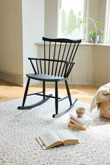 J52G 흔들의자 - Beech Ral 9005 - FDB Møbler