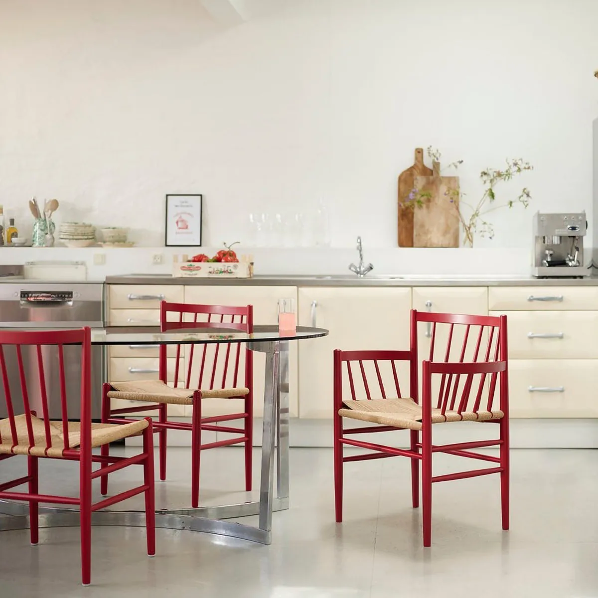 J80 체어, Ruby red beech-paper cord FDB Møbler