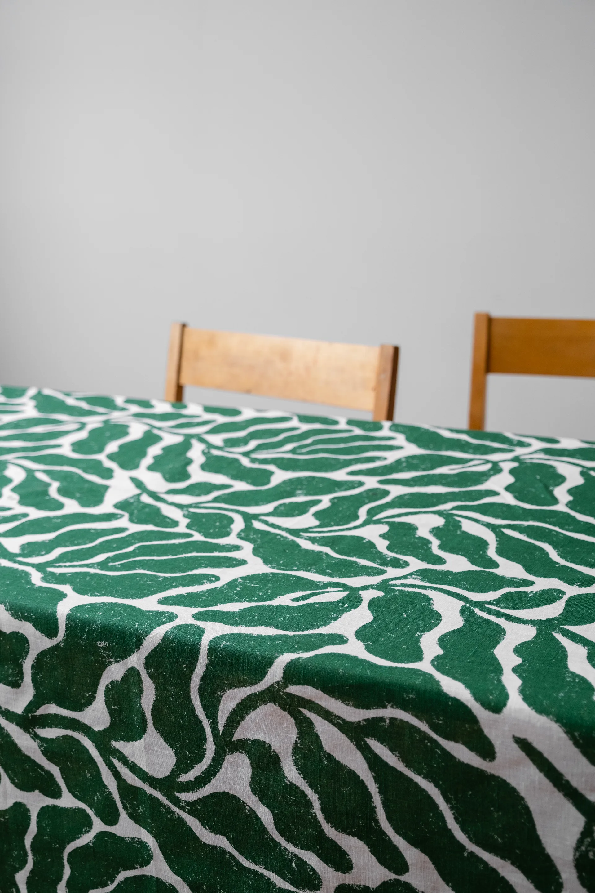 리브스 테이블클로스 149x250 cm, Green Fine Little Day | 파인리틀데이