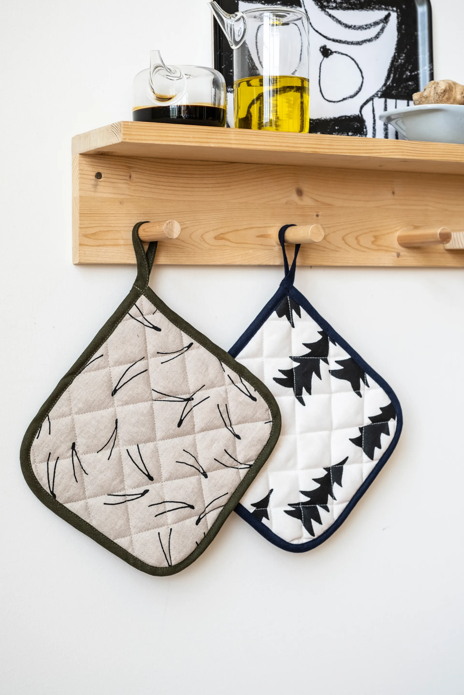 그랜 퀼티드 오븐 장갑 21x21 cm, White-black Fine Little Day | 파인리틀데이