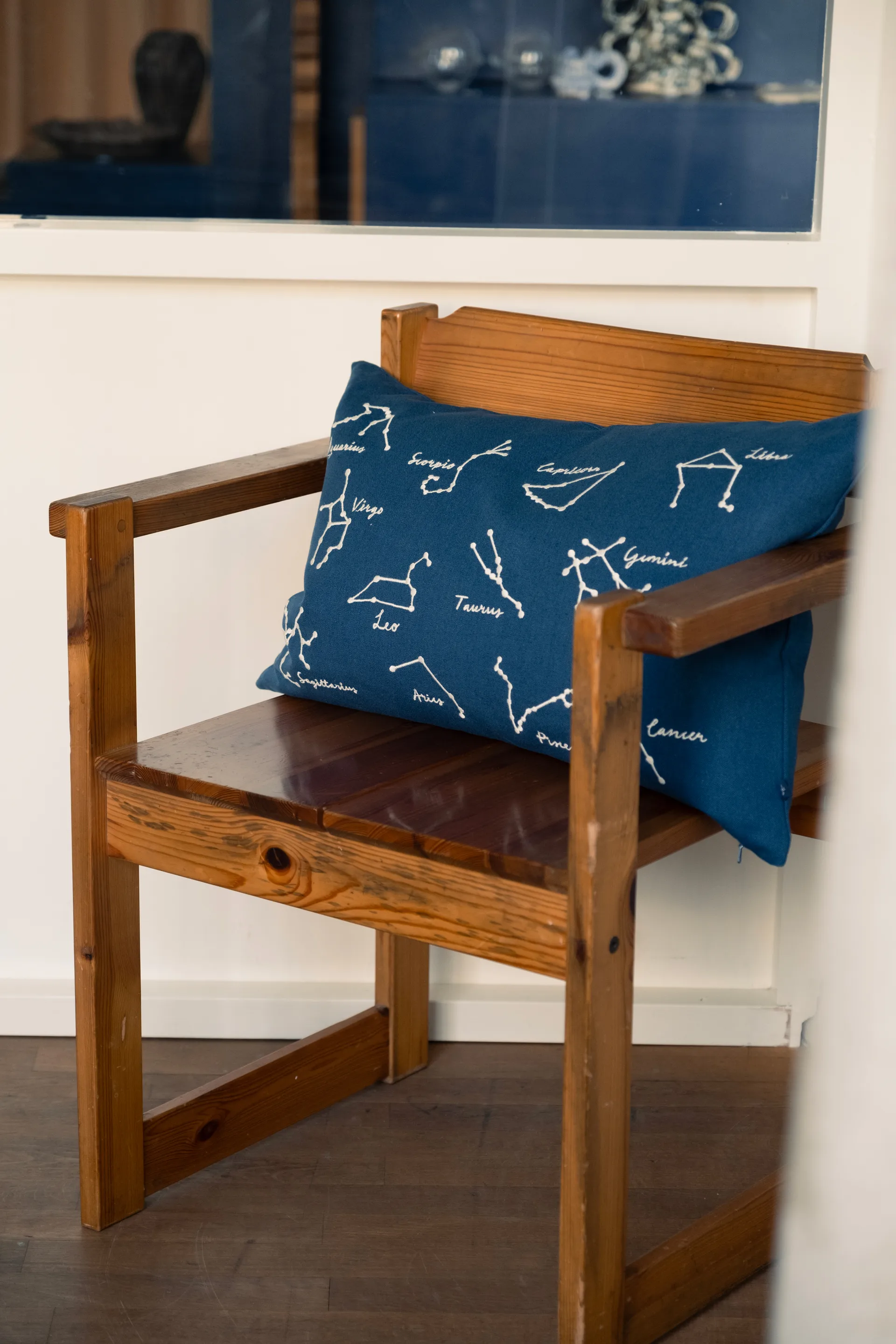 스타 사인 쿠션 커버 38x58 cm, Blue-White Fine Little Day | 파인리틀데이