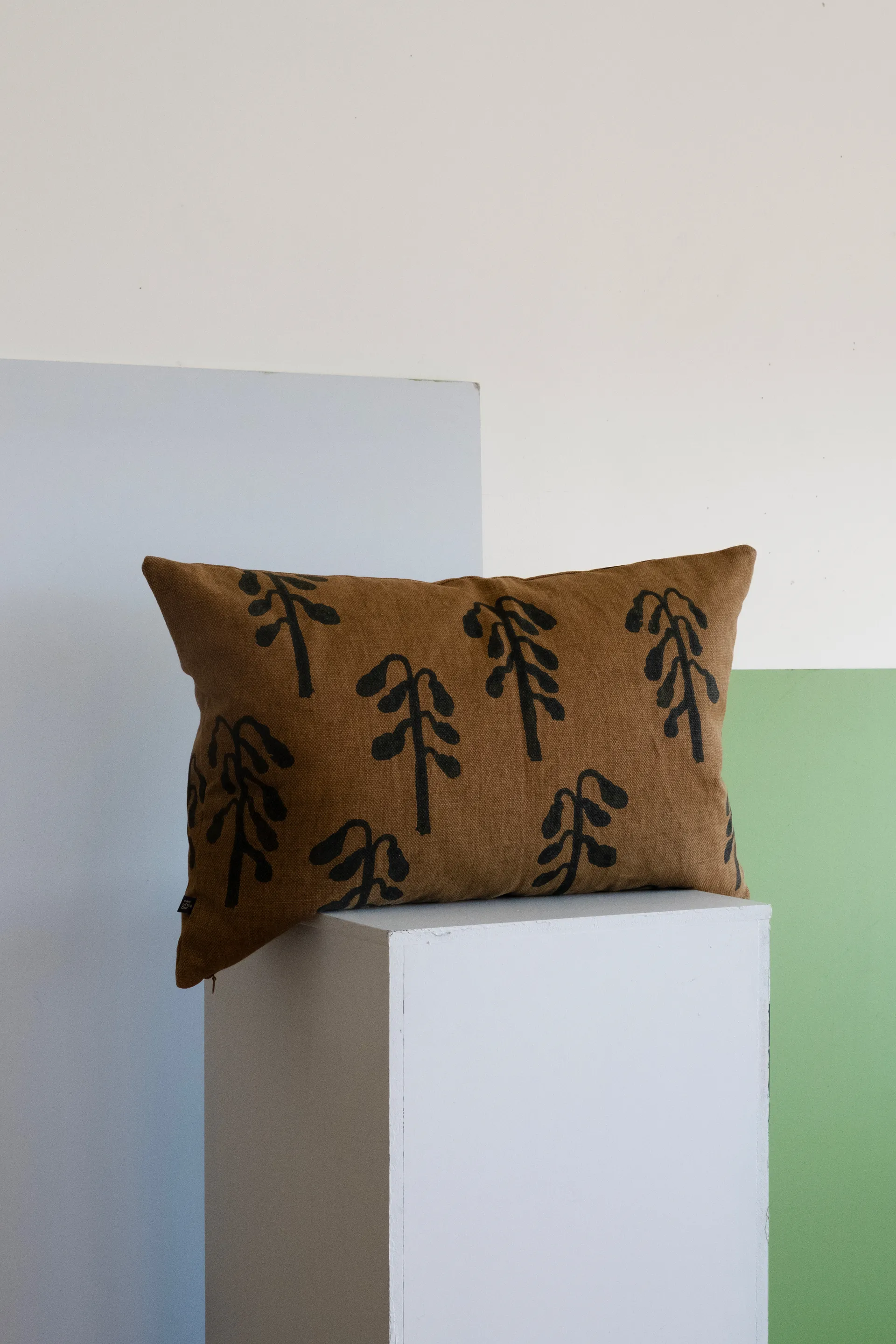 위핑 버치 쿠션 커버 38x58 cm, Brown Fine Little Day | 파인리틀데이