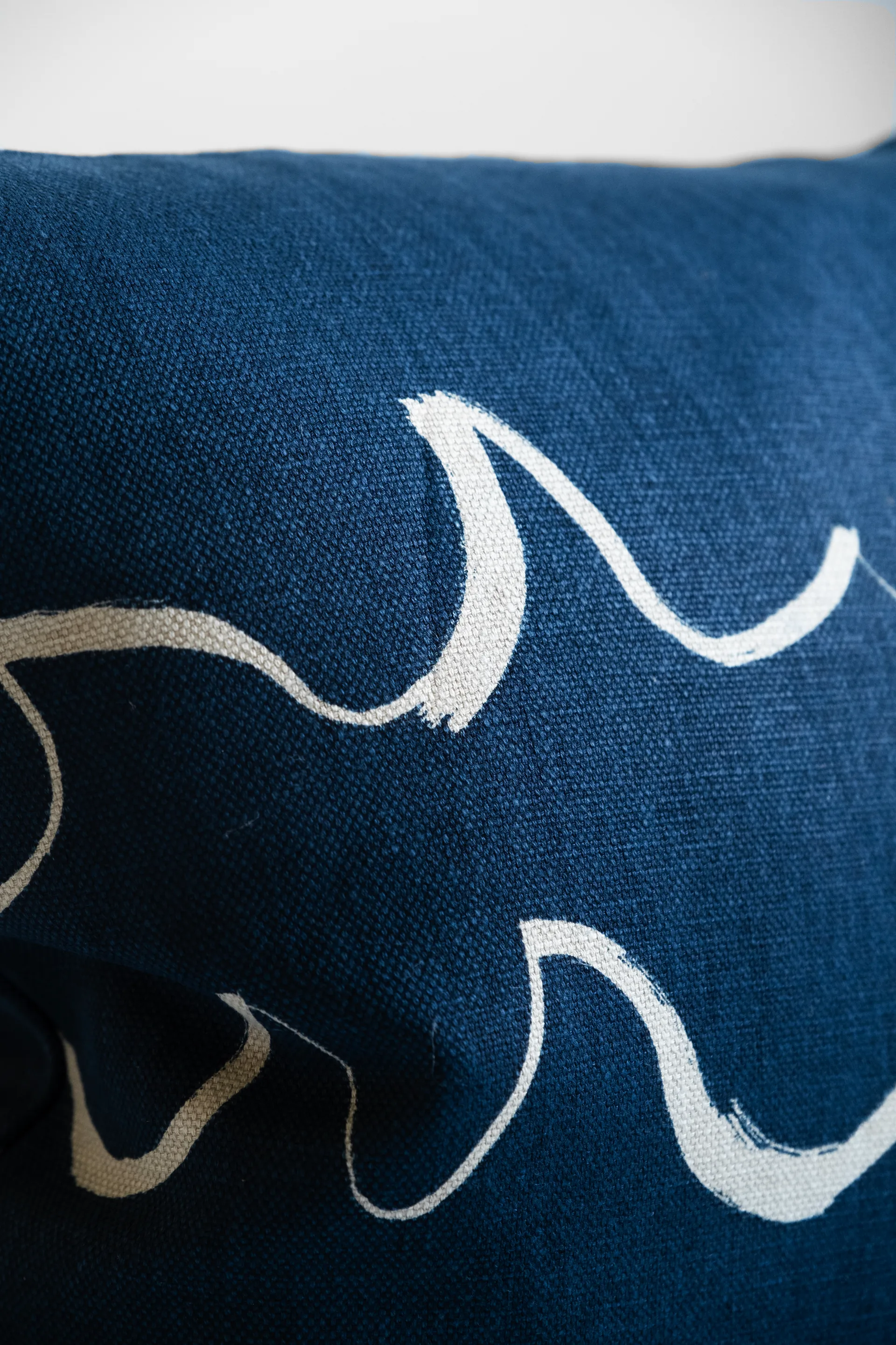 웨이브 쿠션 커버 48x48 cm, Blue Fine Little Day | 파인리틀데이