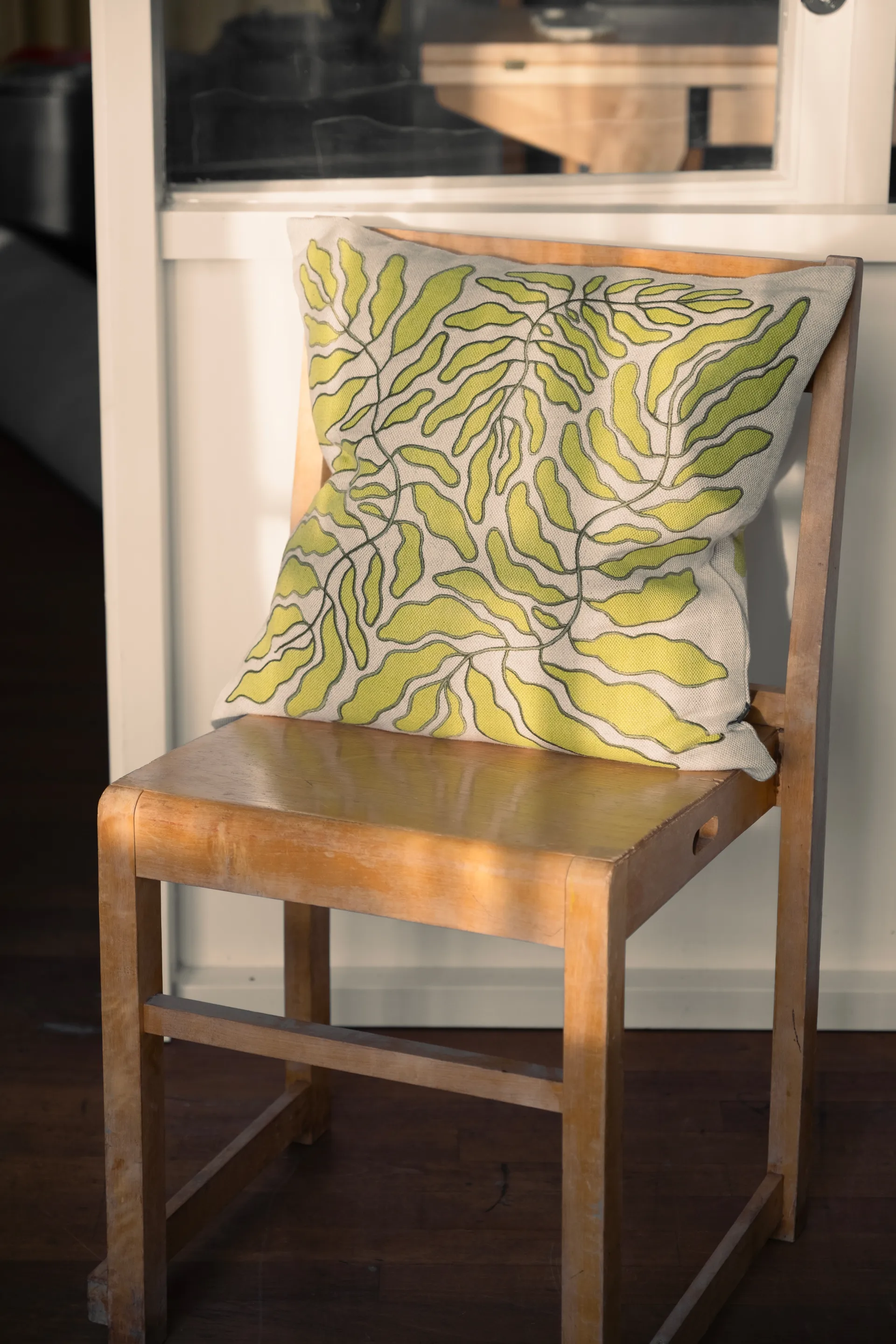 리브스 자수 쿠션 커버 48x48 cm, Lime-nature Fine Little Day | 파인리틀데이