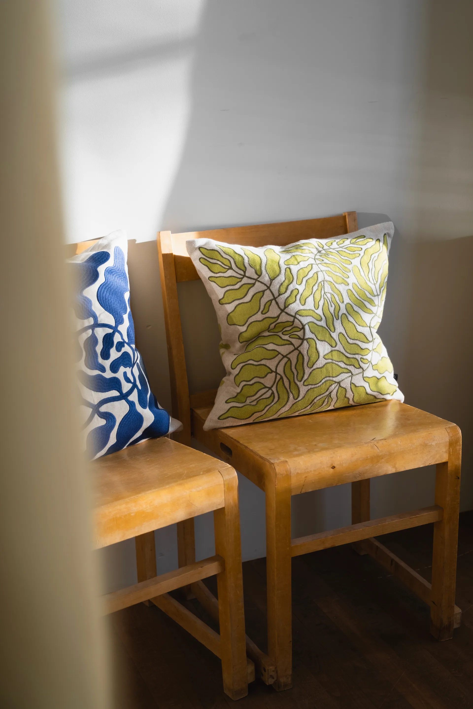 리브스 자수 쿠션 커버 48x48 cm, Lime-nature Fine Little Day | 파인리틀데이