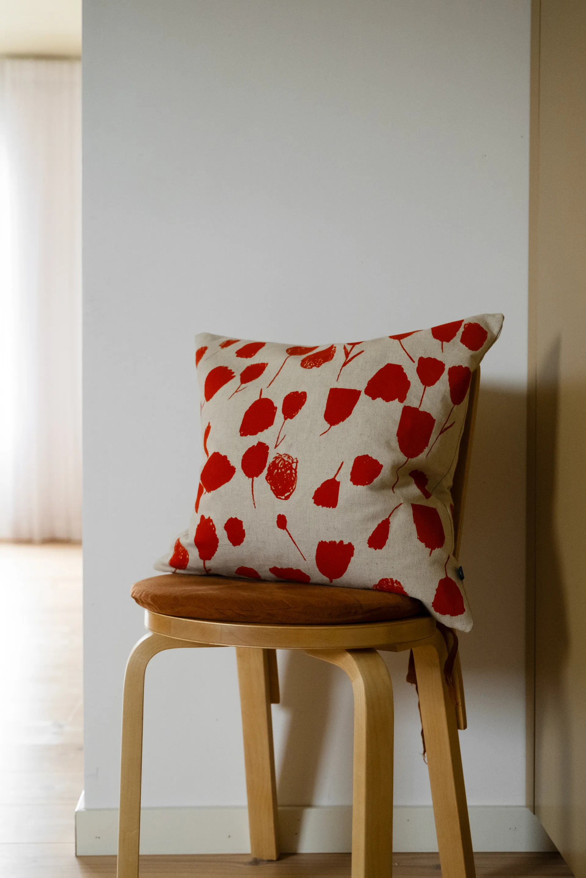 부케 쿠션 커버 48x48 cm, Nature-Poppy Red Fine Little Day | 파인리틀데이