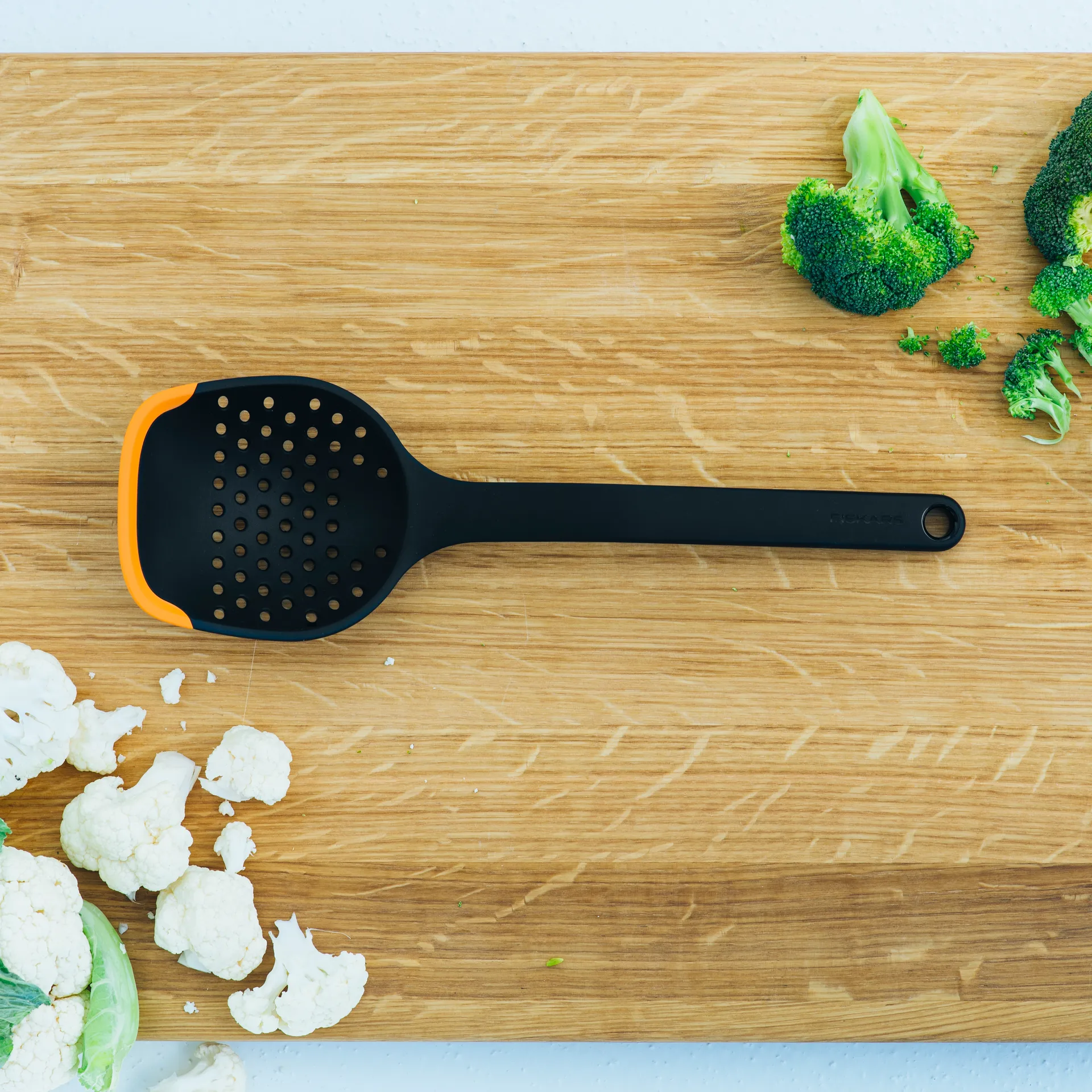 펑셔널 폼 스핀들 29,6 cm, Black Fiskars | 피스카스