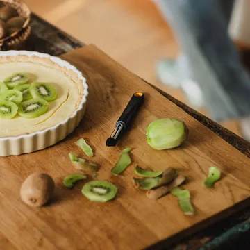 펑셔널 폼 채소 필러 - Black, fruit peeler, pivoting blade - Fiskars | 피스카스