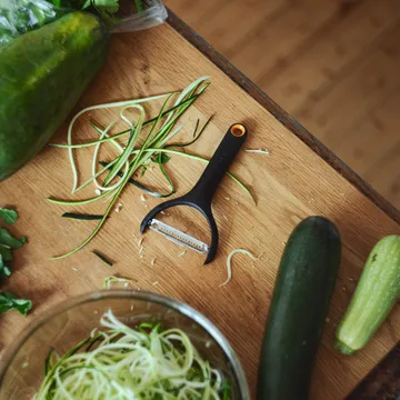펑셔널 폼 채소 필러 - Black, julienne peeler, Y-shaped - Fiskars | 피스카스