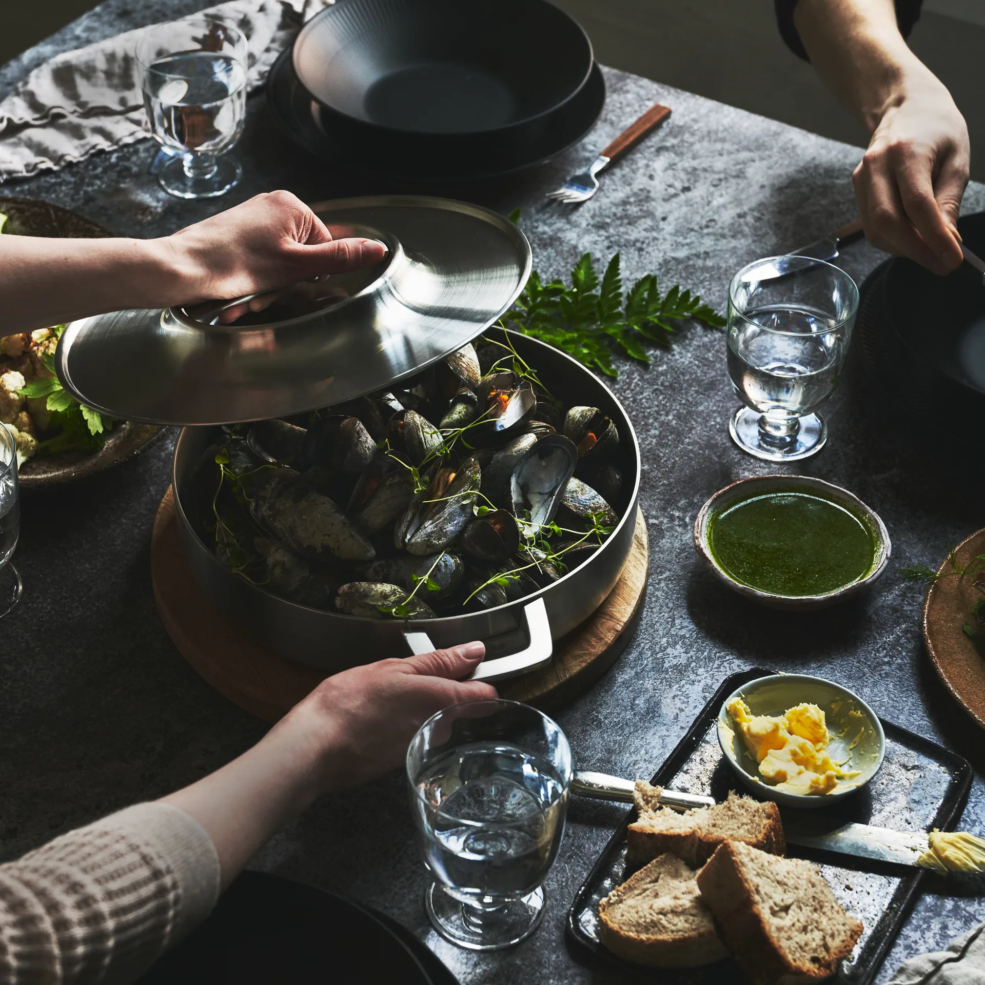 Norden 캐서롤 디쉬 스테인레스 스틸 & 덮개 28 cm, 28 cm Fiskars | 피스카스