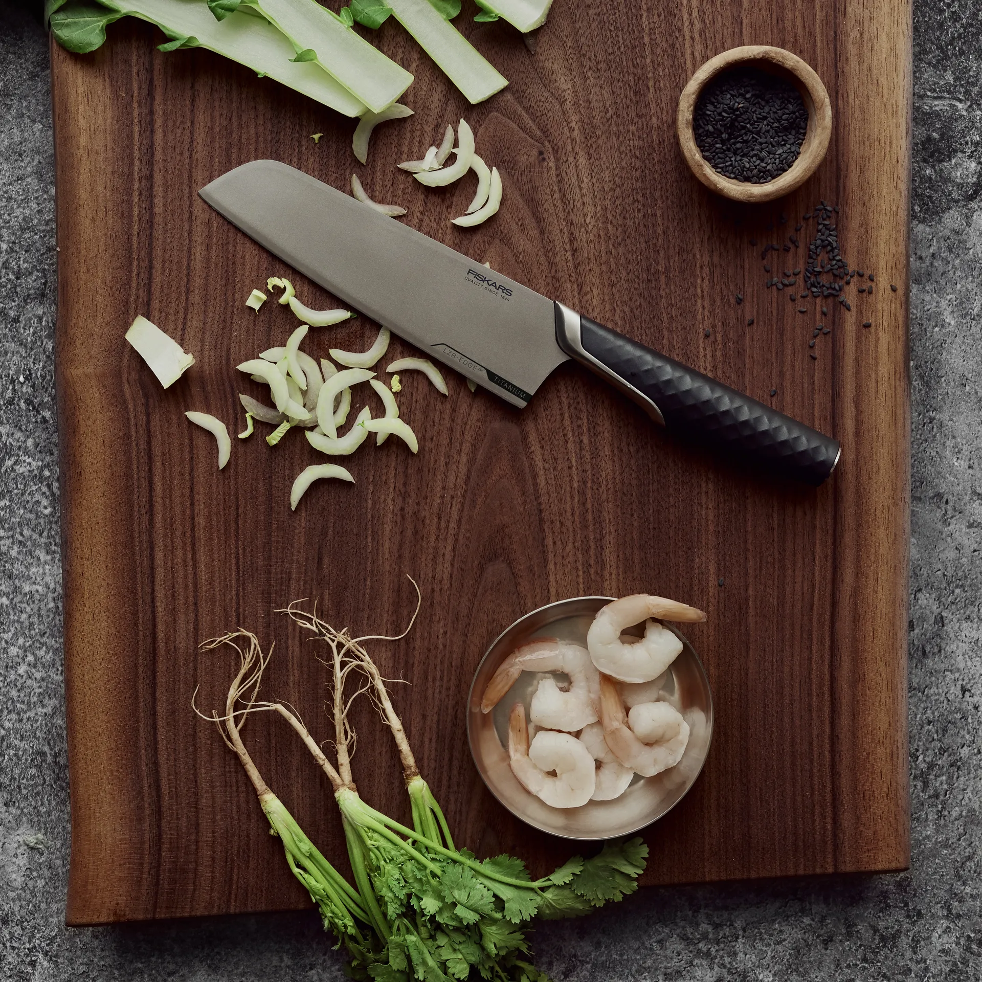 Titanium 산토쿠 나이프 16 cm, Black Fiskars | 피스카스