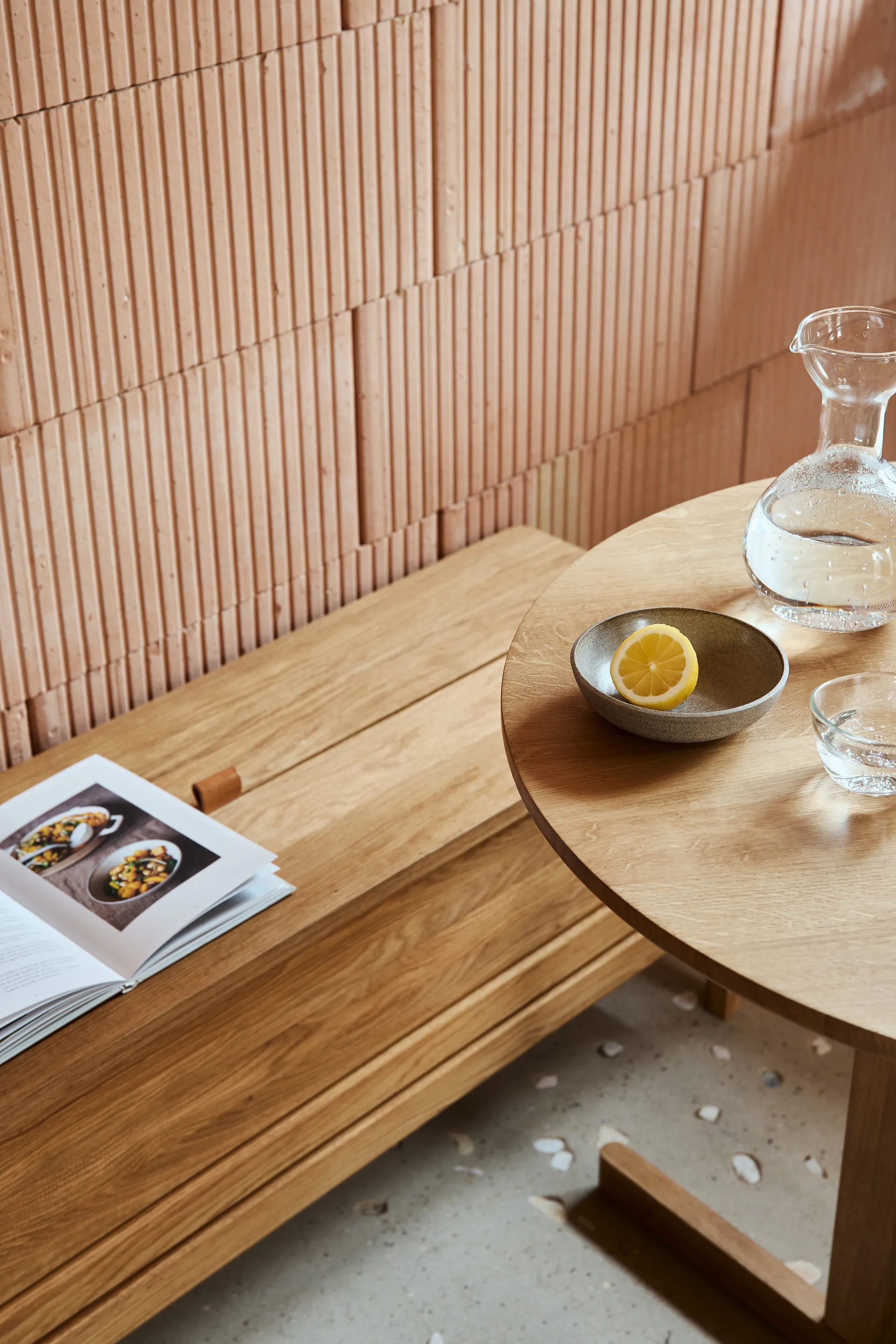 에이 라인 수납 벤치 111 cm, Oak Form & Refine