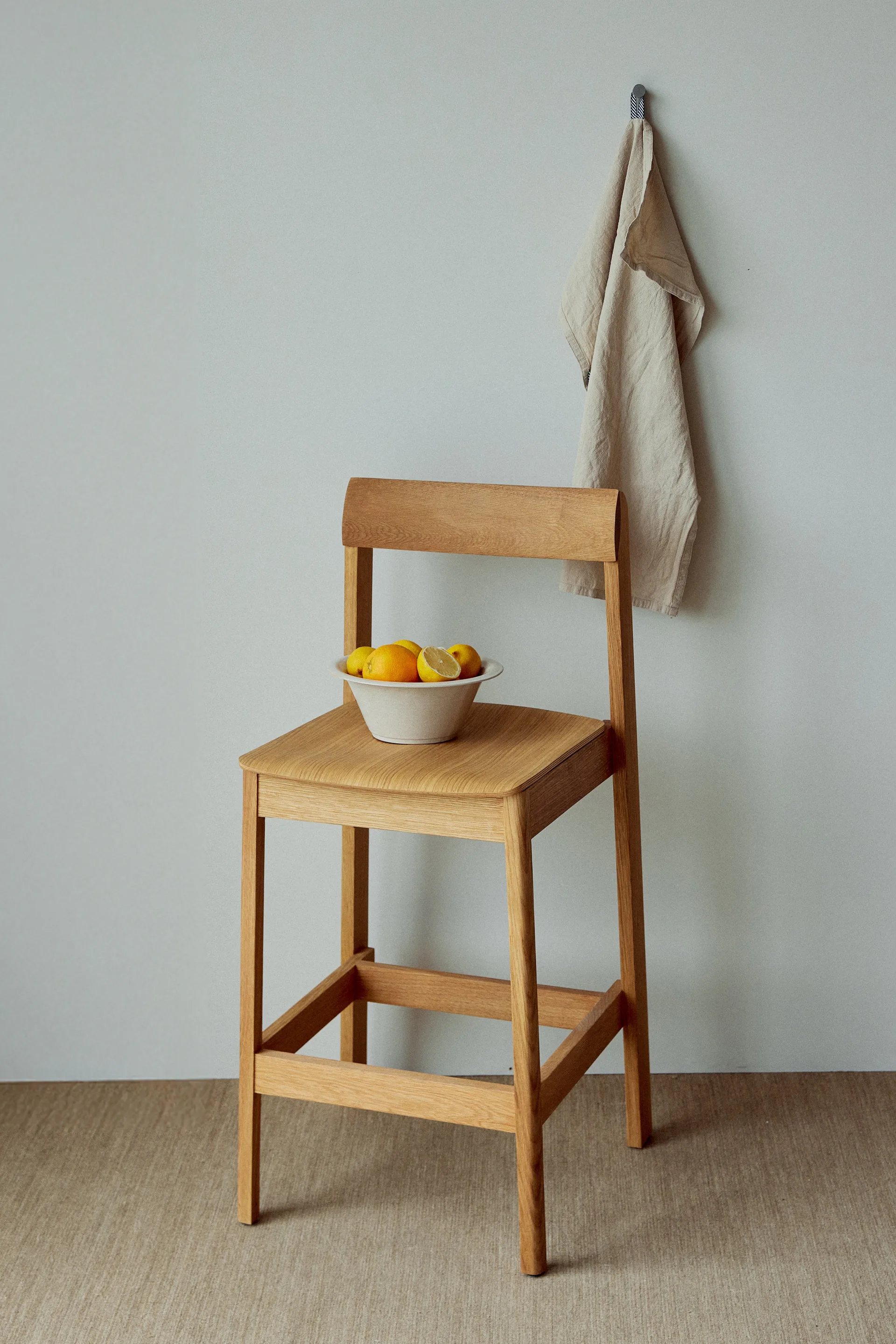 블루프린트 바 스툴, Oak, 65 cm Form & Refine