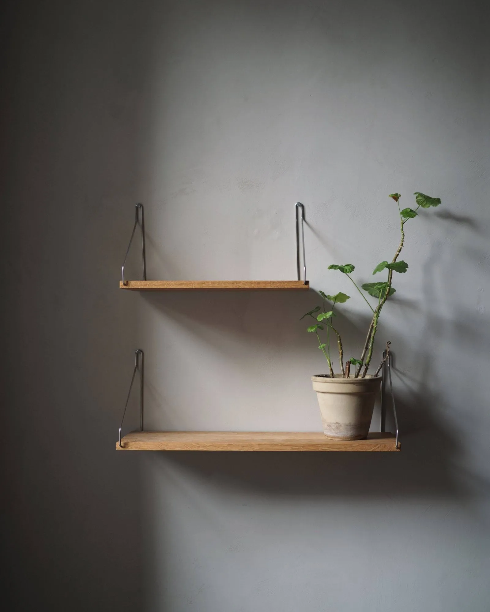 Single Shelf 벽 선반, 오크-스테인리스 스틸, 40x20 cm FRAMA