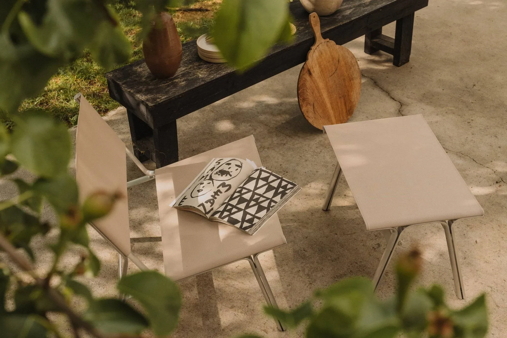 Union 라운지 체어, Aluminium-Sandstone Mesh FRAMA