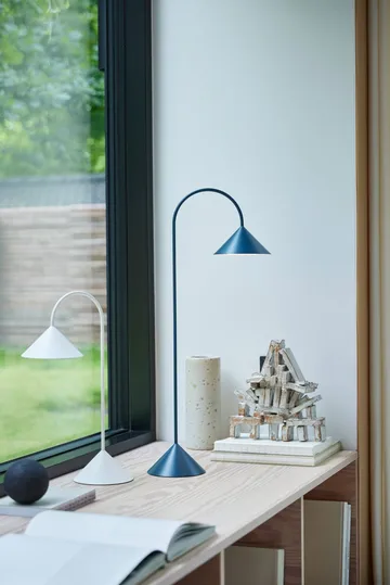 그라스프 무선 테이블 조명 - Matt White, 47 cm - Frandsen